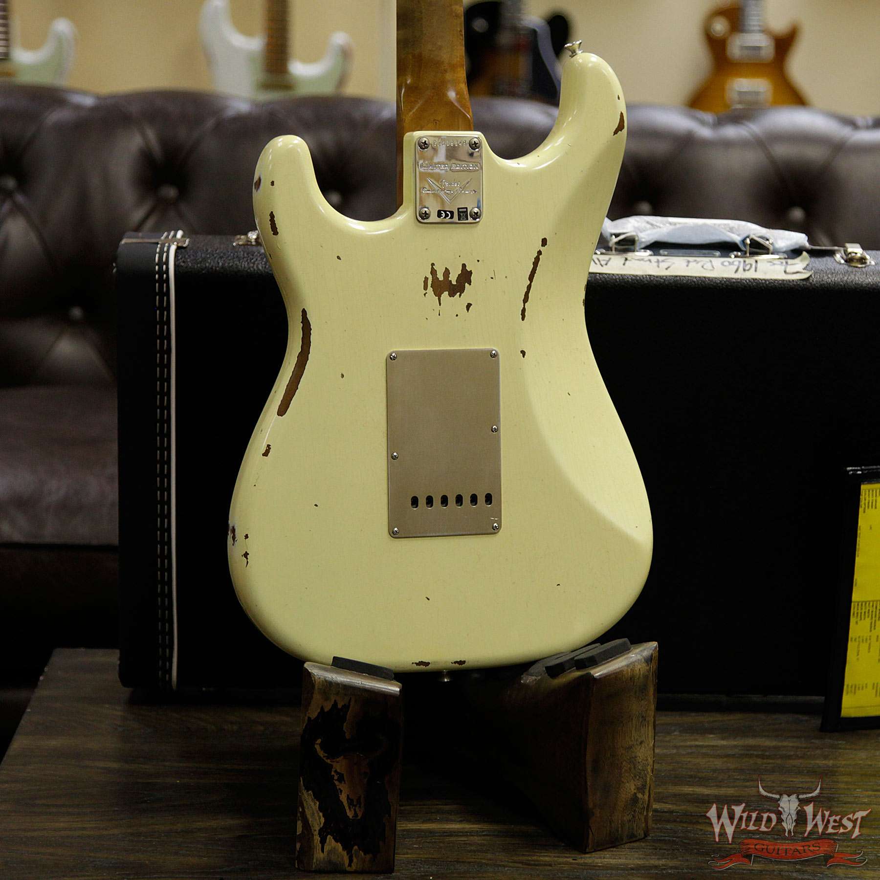 fendercs-1960rststrat-avw-cz539349-d4__wwg.jpg Fender Custom Shop Roasted 1960 Stratocaster Relic Birdseye Maple Neck AAA Rosewood Aged Vintage White - Image 15