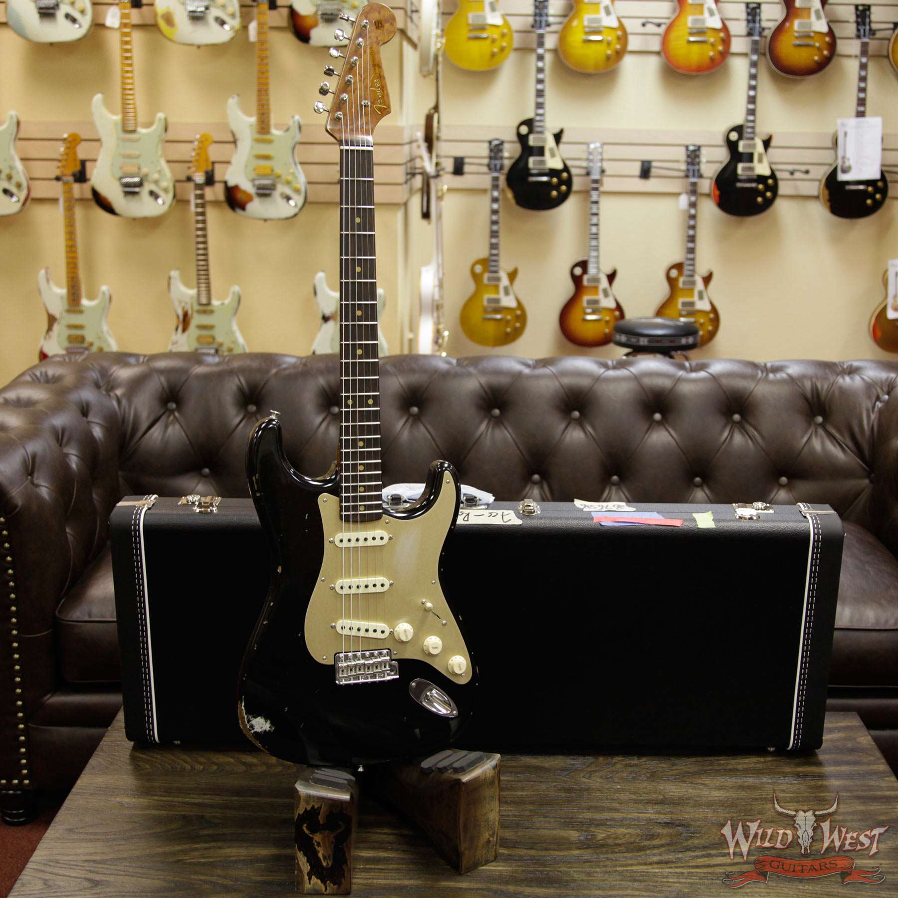 fendercs-1960rststratocaster-blk-cz532577-d1__wwg.jpg 2017 NAMM Fender Custom Shop 30th Anniversary LTD 1960 Roasted Stratocaster Relic Aged Black - Image 12
