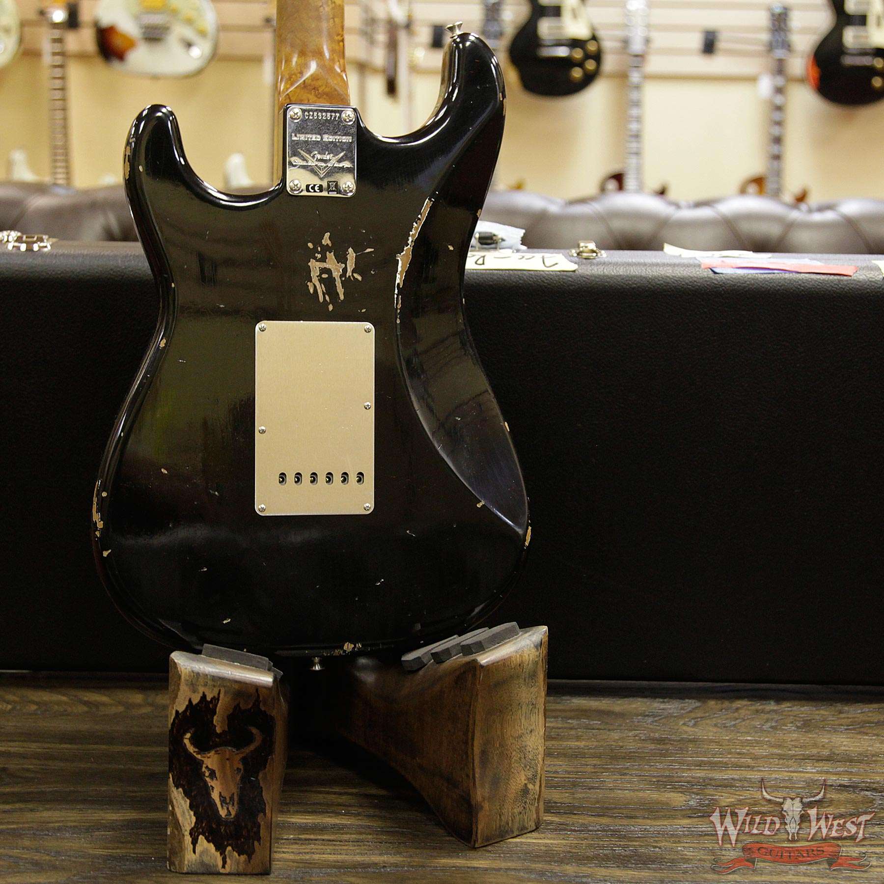 fendercs-1960rststratocaster-blk-cz532577-d4__wwg.jpg 2017 NAMM Fender Custom Shop 30th Anniversary LTD 1960 Roasted Stratocaster Relic Aged Black - Image 15