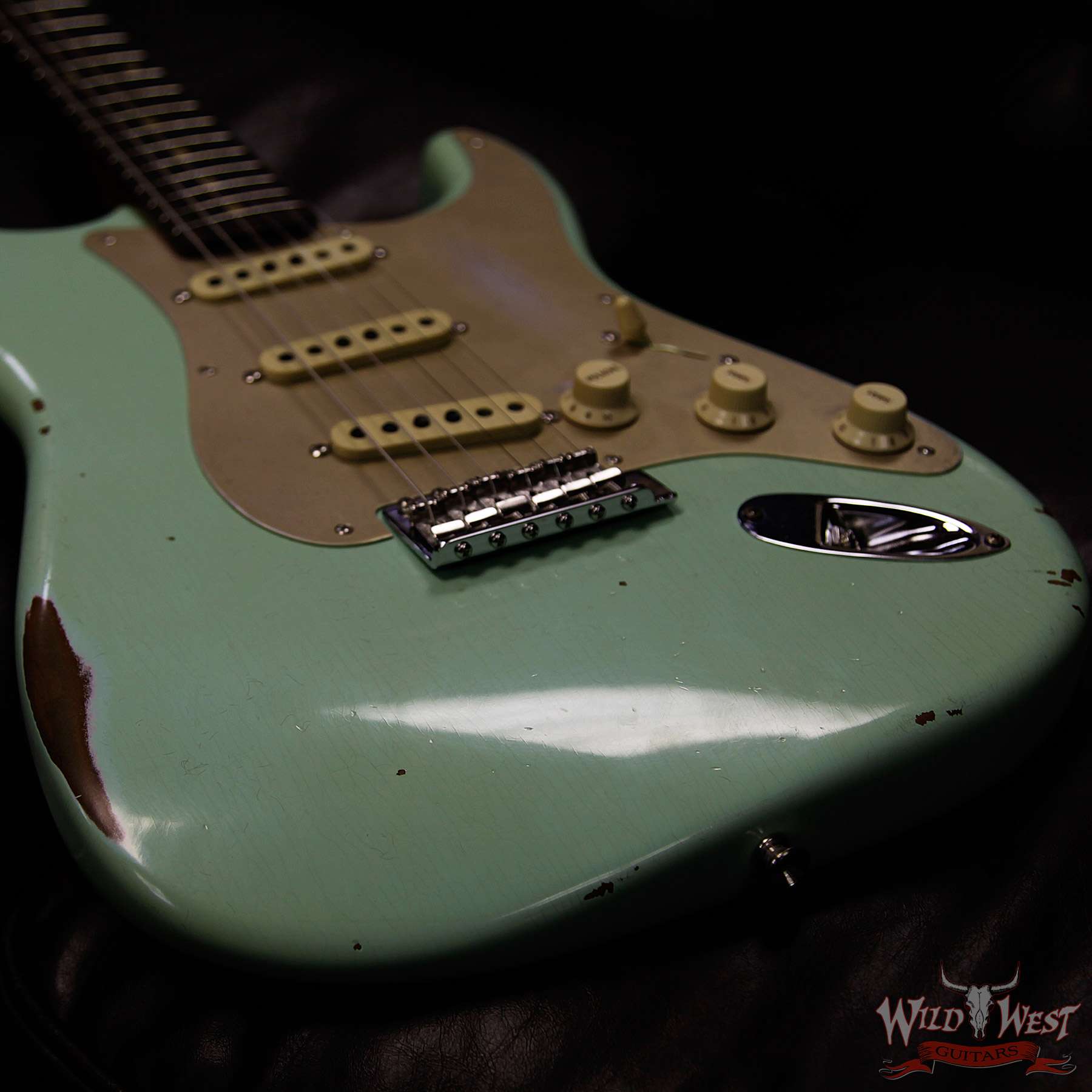 fendercs-1960rststratrelic-sfg-cz540347-d5__wwg.jpg Fender Custom Shop 1960 Roasted Stratocaster Relic Birdseye Maple Neck Rosewood Slab Board Surf Green - Image 13