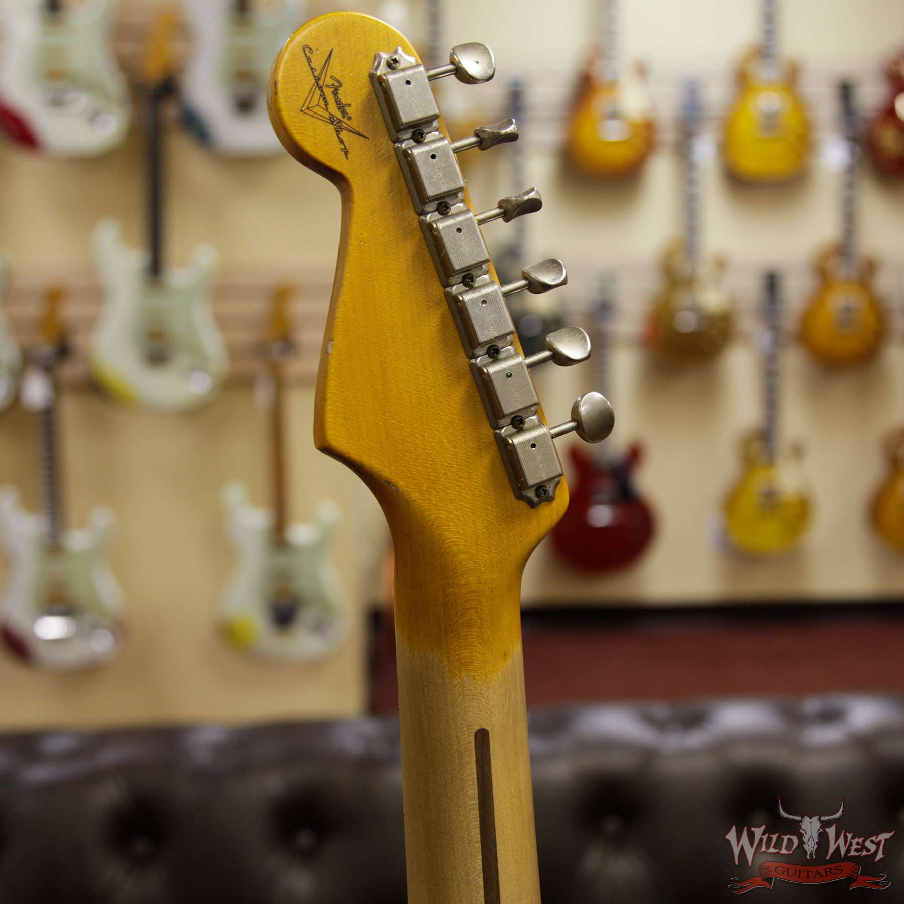 fendercs-1961strathshrelic-avw-r95080-hb__wwg.jpg Fender Custom Shop 1961 Stratocaster Relic HSH Maple Neck Aged Vintage White - Image 9
