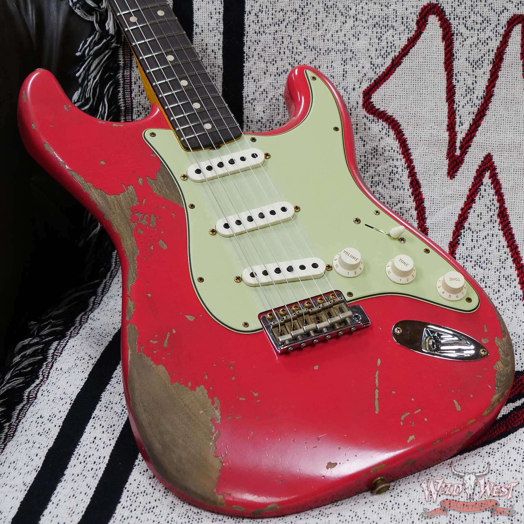 fendercs-1962strat-hr-frd-r119005-d3__wwg.jpg Fender Custom Shop 1962 Stratocaster Hand-Wound Pickups AAA Dark Rosewood Slab Board Heavy Relic Fiesta Red - Image 8
