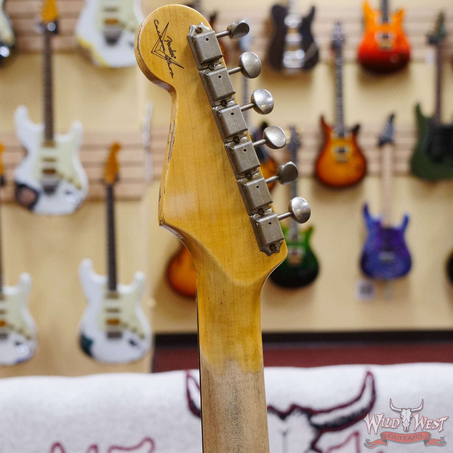 fendercs-1962strat-hr-frd-r119005-d6__wwg.jpg Fender Custom Shop 1962 Stratocaster Hand-Wound Pickups AAA Dark Rosewood Slab Board Heavy Relic Fiesta Red - Image 11