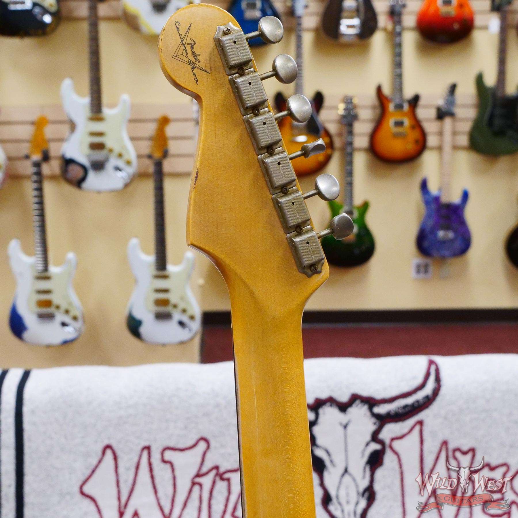 fendercs-1962strat-r-owt-r120827-d6__wwg.jpg Fender Custom Shop 1962 Stratocaster Hand-Wound Pickups AAA Dark Rosewood Slab Board Relic Olympic White - Image 11