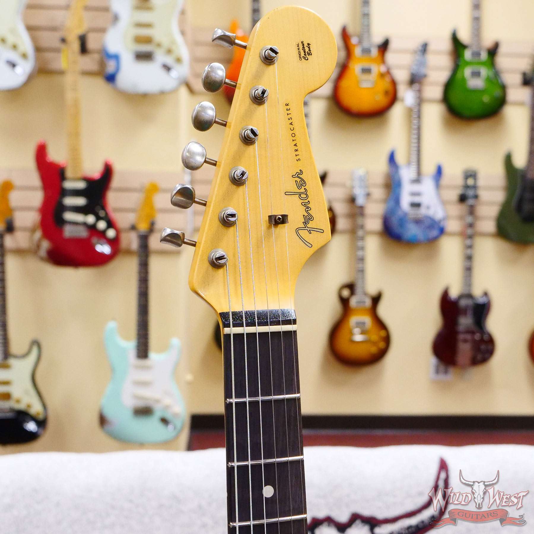 fendercs-1962stratht-3ts-r121580-d2__wwg.jpg Fender Custom Shop 1962 Stratocaster Hardtail Hand-Wound Pickups AAA Dark Rosewood Slab Board Relic 3 Tone Sunburst 6.95 LBS - Image 7