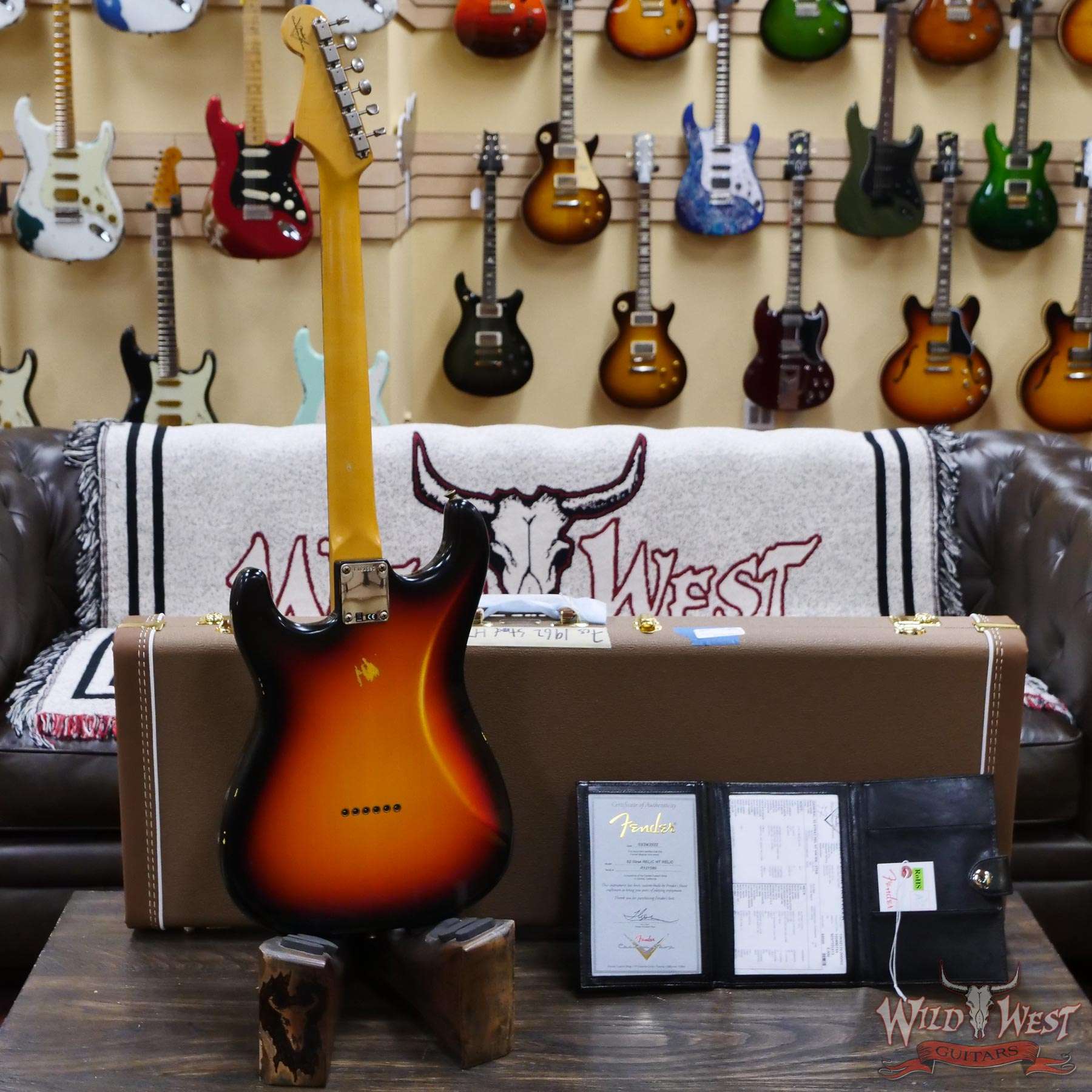 fendercs-1962stratht-3ts-r121580-d4__wwg.jpg Fender Custom Shop 1962 Stratocaster Hardtail Hand-Wound Pickups AAA Dark Rosewood Slab Board Relic 3 Tone Sunburst 6.95 LBS - Image 9