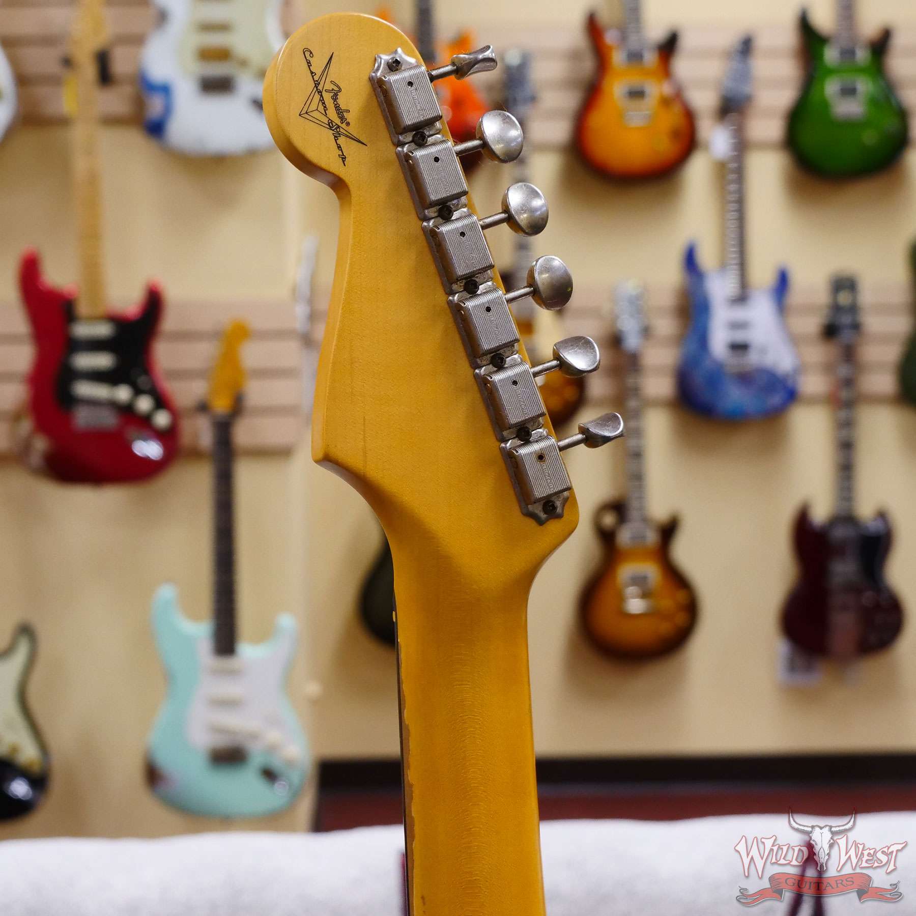fendercs-1962stratht-3ts-r121580-d5__wwg.jpg Fender Custom Shop 1962 Stratocaster Hardtail Hand-Wound Pickups AAA Dark Rosewood Slab Board Relic 3 Tone Sunburst 6.95 LBS - Image 10