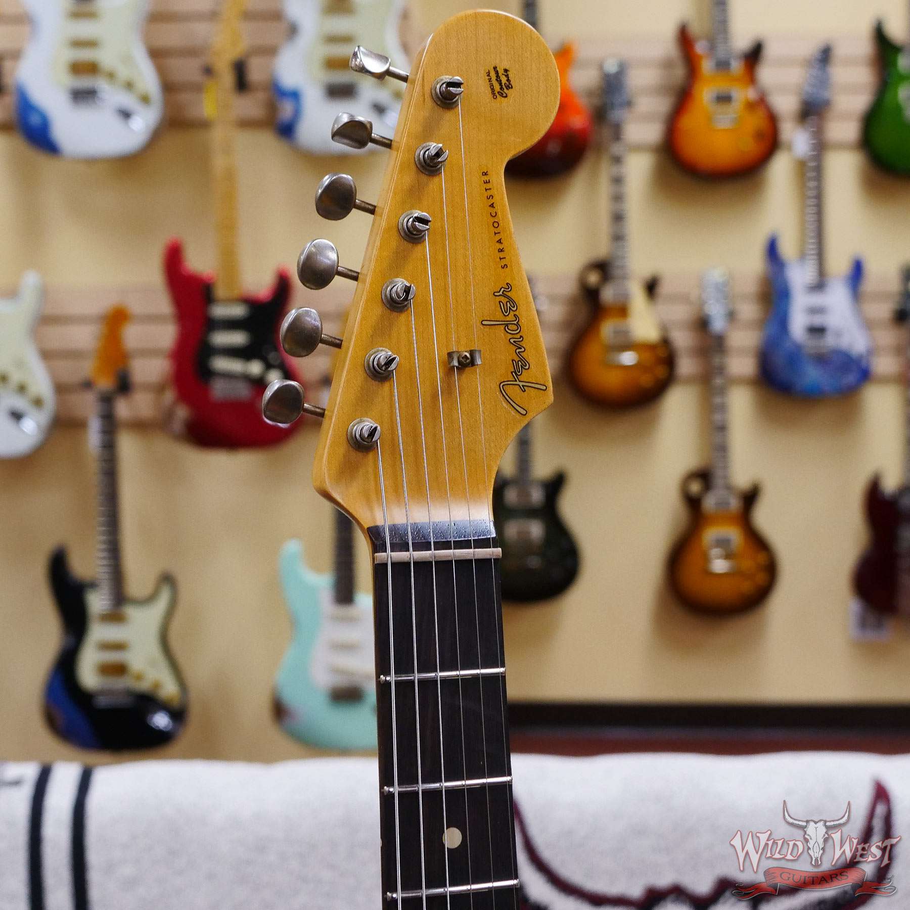 fendercs-1962stratht-frd-r120136-d2__wwg.jpg Fender Custom Shop 1962 Stratocaster Hardtail Hand-Wound Pickups AAA Dark Rosewood Slab Board Relic Fiesta Red - Image 7
