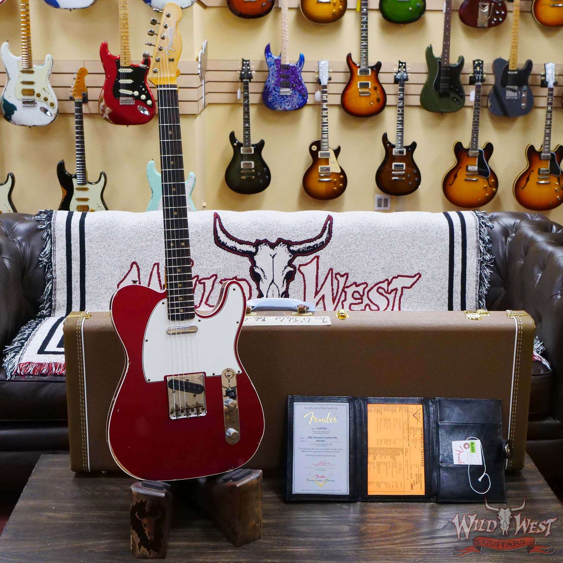 fendercs-1962telecst-r121673-d1__wwg.jpg Fender Custom Shop 1962 Telecaster Custom Rosewood Slab Board Hand-Wound Pickups Relic Candy Apple Red 7.20 lbs - Image 6