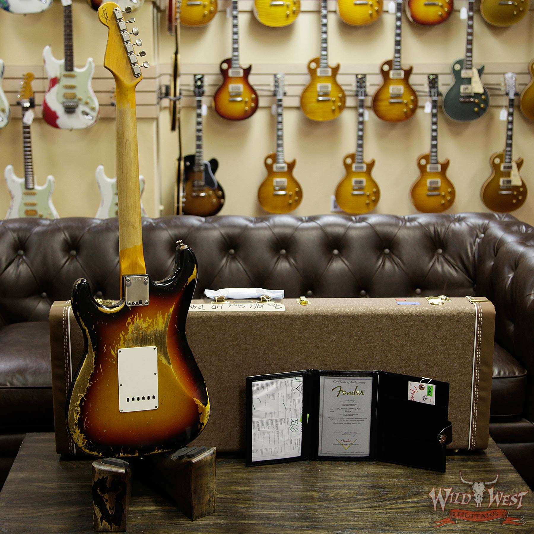 fendercs-1963-strathr-3ts-r98171-d3__wwg.jpg Fender Custom Shop 1963 Stratocaster Heavy Relic AAA Rosewood Fingerboard 3 Tone Sunburst - Image 14