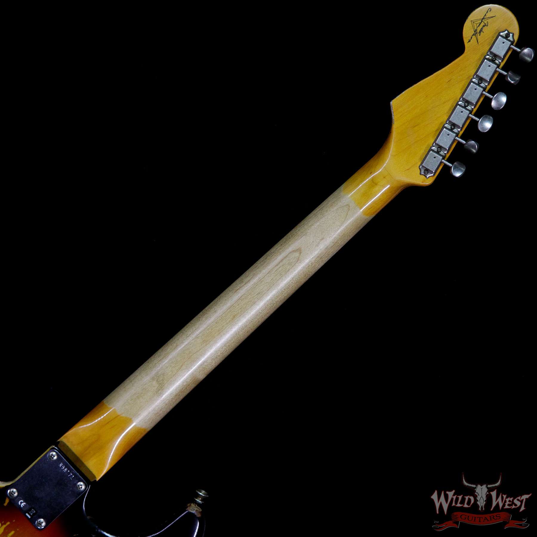 fendercs-1963-strathr-3ts-r98171-nb__wwg.jpg Fender Custom Shop 1963 Stratocaster Heavy Relic AAA Rosewood Fingerboard 3 Tone Sunburst - Image 10