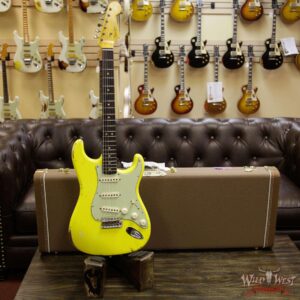 Fender Custom Shop Collection 1963 Stratocaster Relic Dark AAA Rosewood Fretboard Graffiti Yellow - Image 12