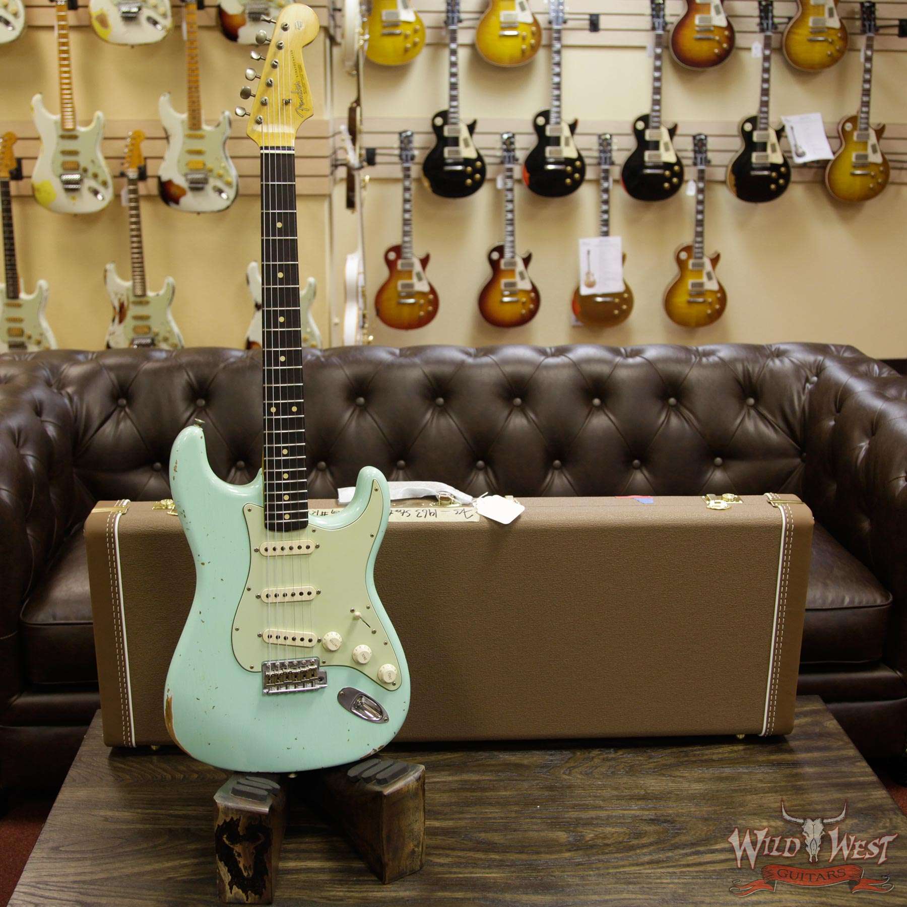 fendercs-1963stratocasterrelic-sfg-r89547-d1__wwg.jpg Fender Custom Shop Collection 1963 Stratocaster Relic Sort of Dark AAA Rosewood Fretboard Surf Green - Image 12