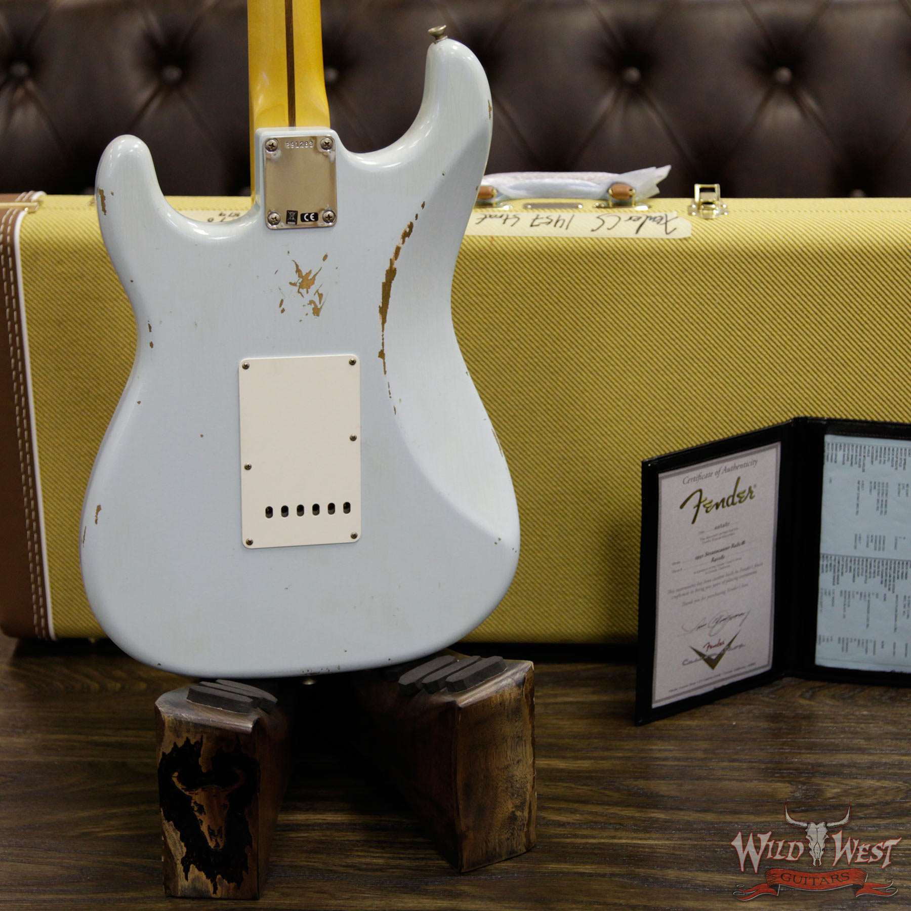 fendercs-1963stratrelic-sbl-r91283-d4__wwg.jpg Fender Custom Shop 1957 Stratocaster Relic Maple Fretboard Sonic Blue - Image 16