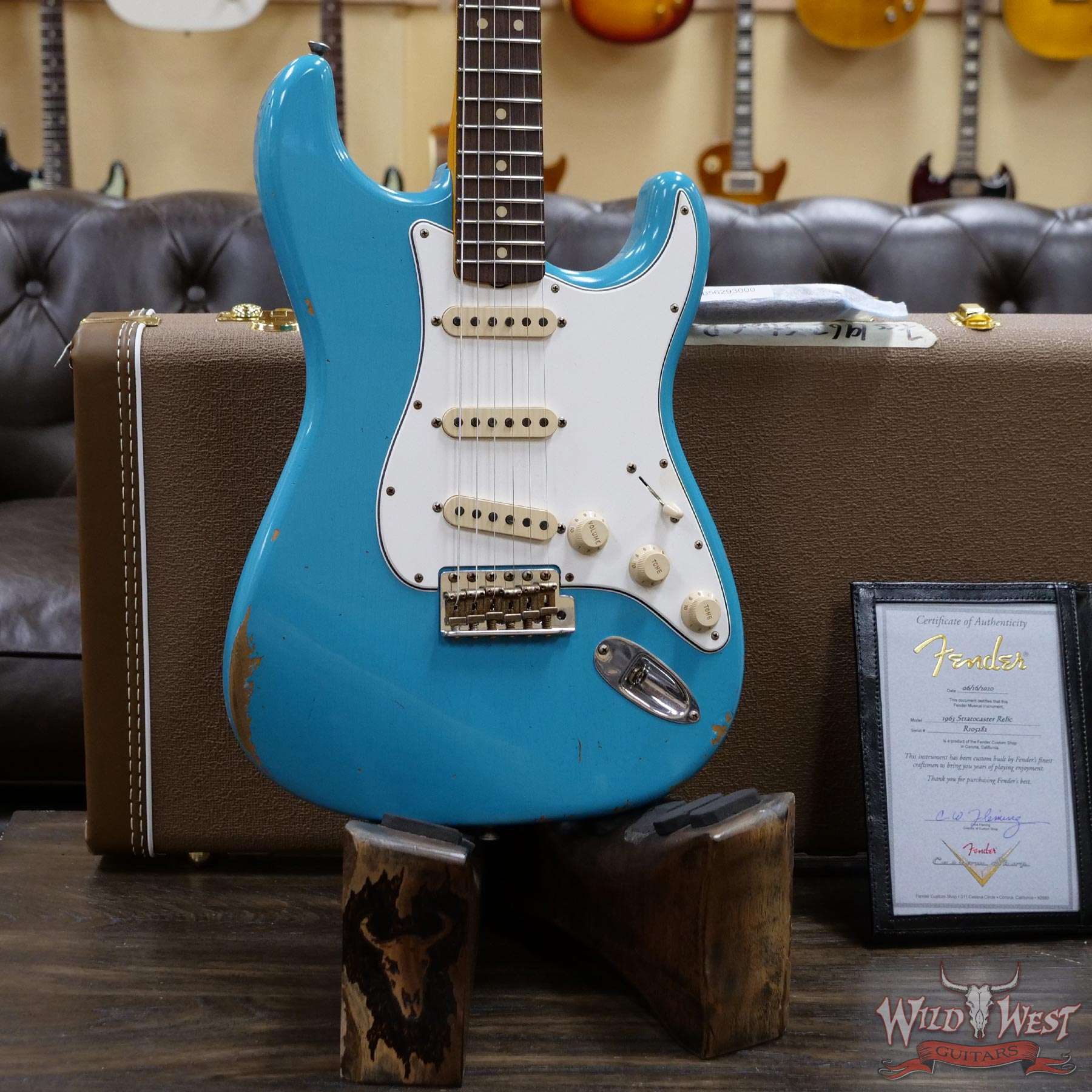 fendercs-1963stratrelicttq-r105282-d2__wwg.jpg Fender Custom Shop 1963 Stratocaster Relic AAA Rosewood Board with Quartersawn Maple Neck Taos Turquoise - Image 8