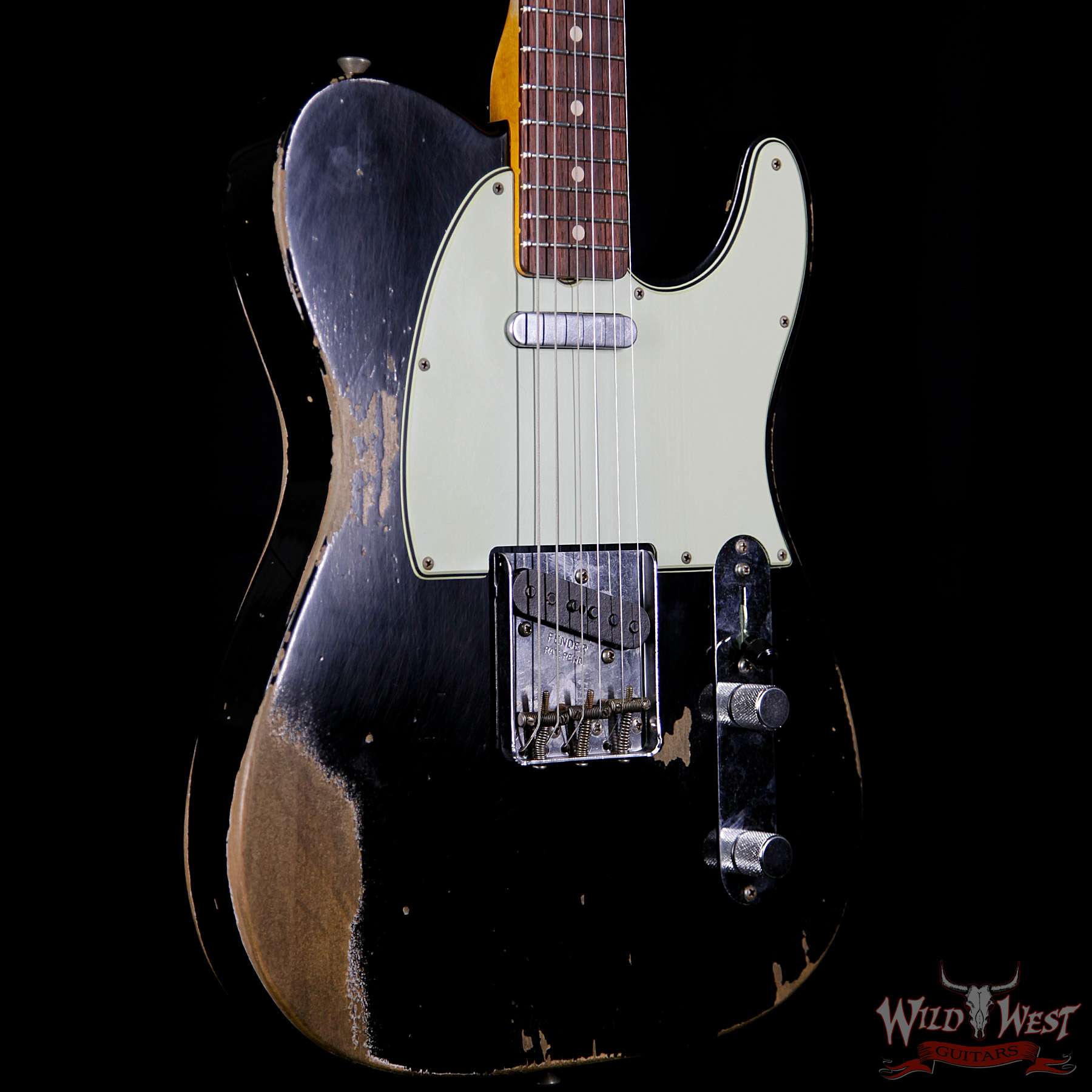 fendercs-1963telehr-blk-r90881-bl__wwg.jpg Fender Custom Shop 1963 Telecaster Heavy Relic Rosewood Fingerboard Aged Black - Image 4