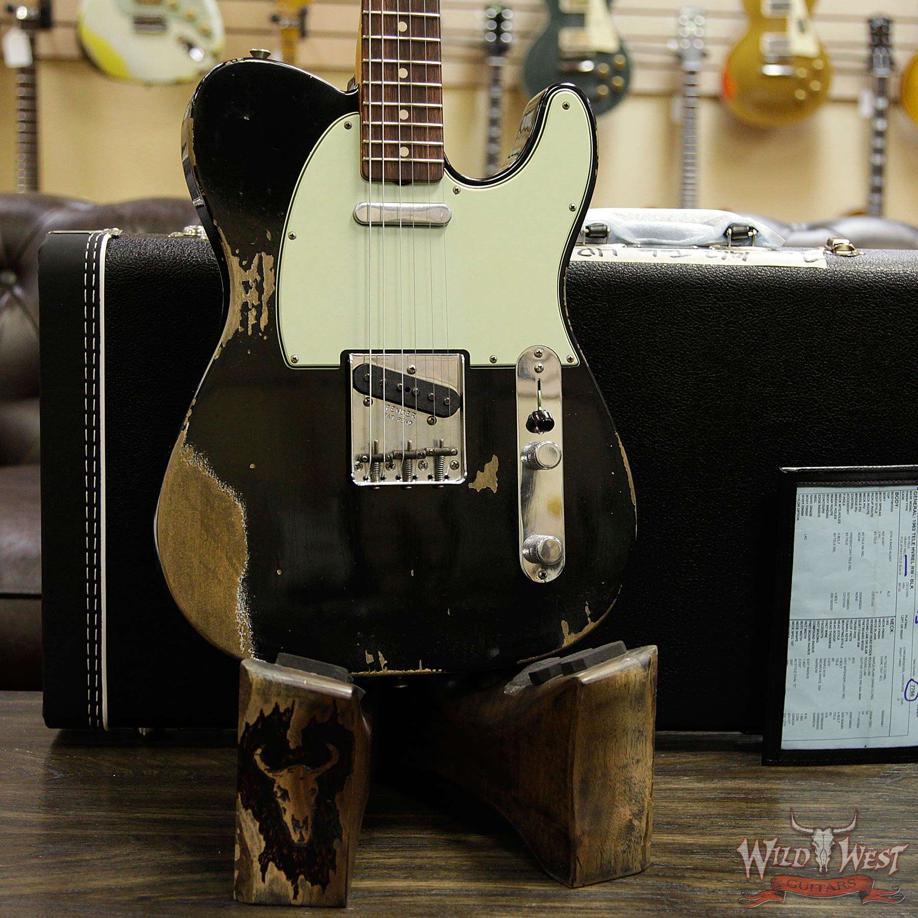 fendercs-1963telehr-blk-r90881-d2__wwg.jpg Fender Custom Shop 1963 Telecaster Heavy Relic Rosewood Fingerboard Aged Black - Image 13