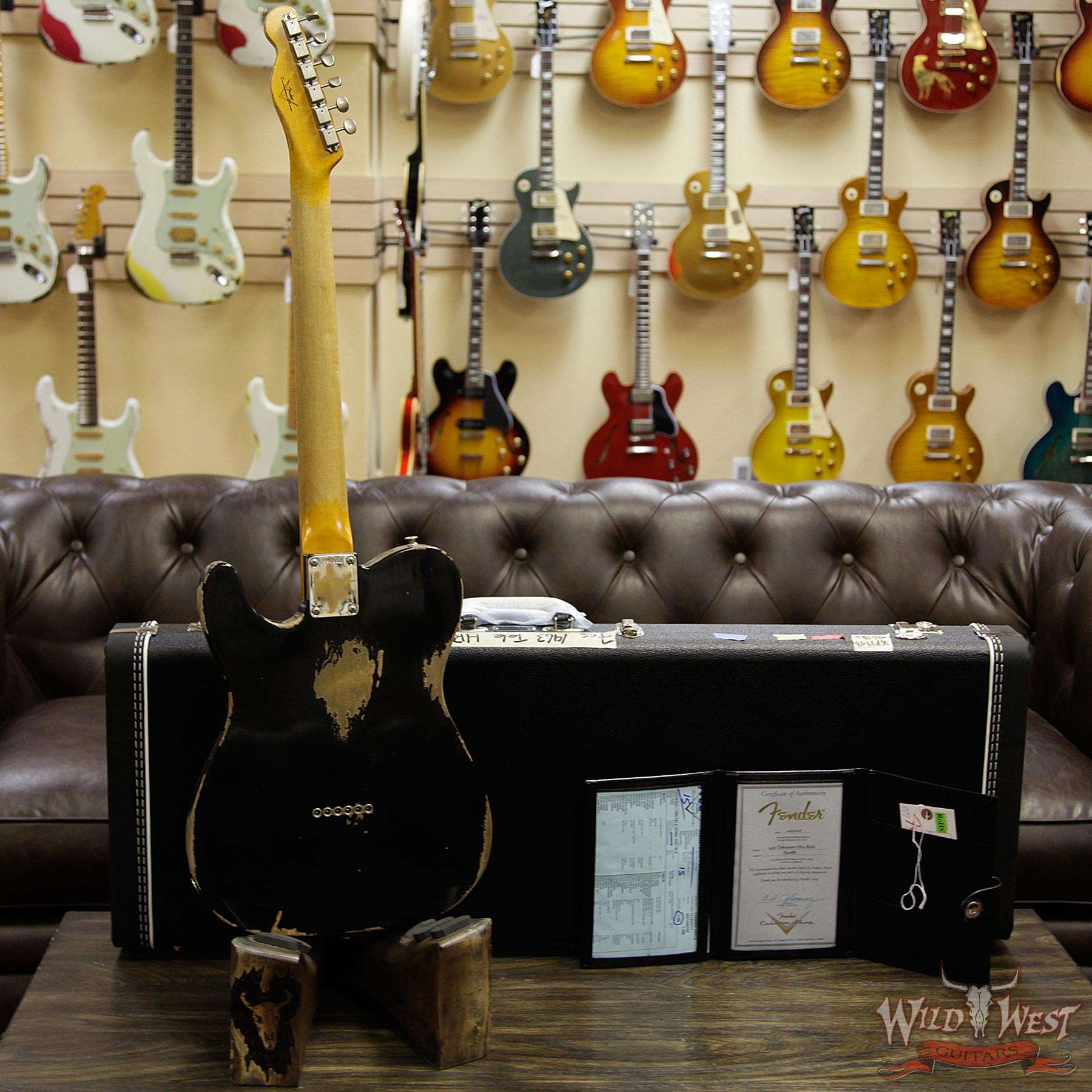 fendercs-1963telehr-blk-r90881-d3__wwg.jpg Fender Custom Shop 1963 Telecaster Heavy Relic Rosewood Fingerboard Aged Black - Image 14