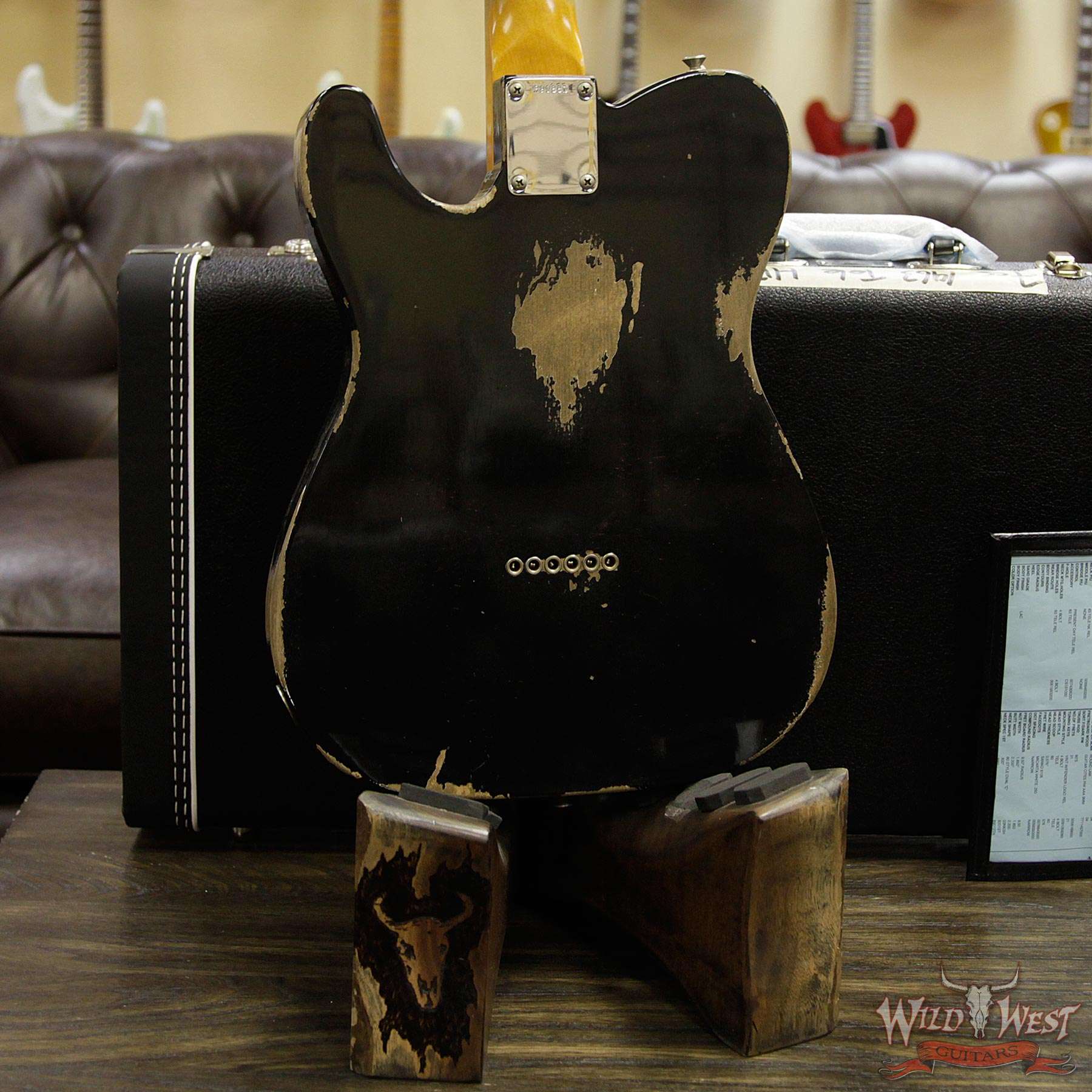 fendercs-1963telehr-blk-r90881-d4__wwg.jpg Fender Custom Shop 1963 Telecaster Heavy Relic Rosewood Fingerboard Aged Black - Image 15