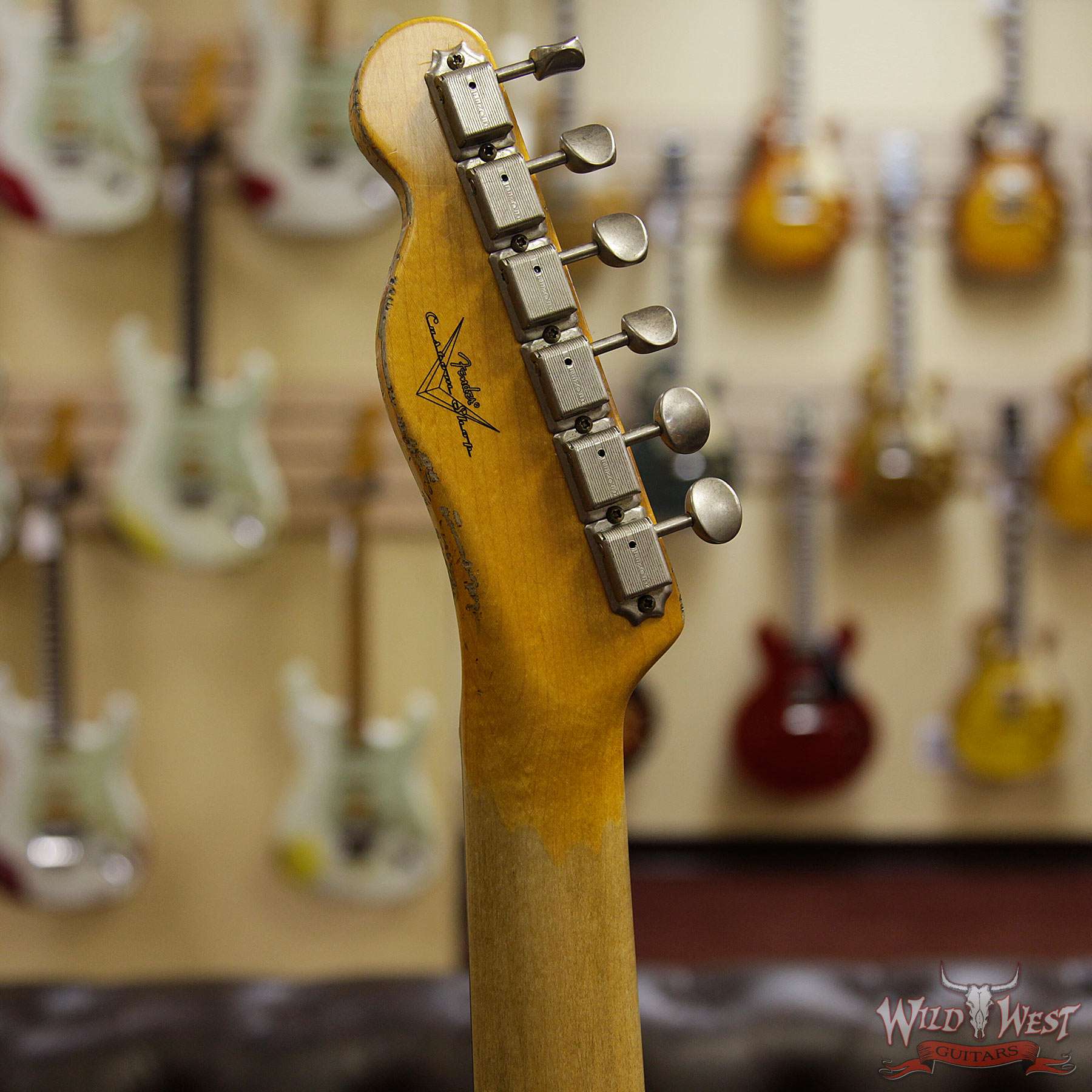 fendercs-1963telehr-blk-r90881-hb__wwg.jpg Fender Custom Shop 1963 Telecaster Heavy Relic Rosewood Fingerboard Aged Black - Image 10