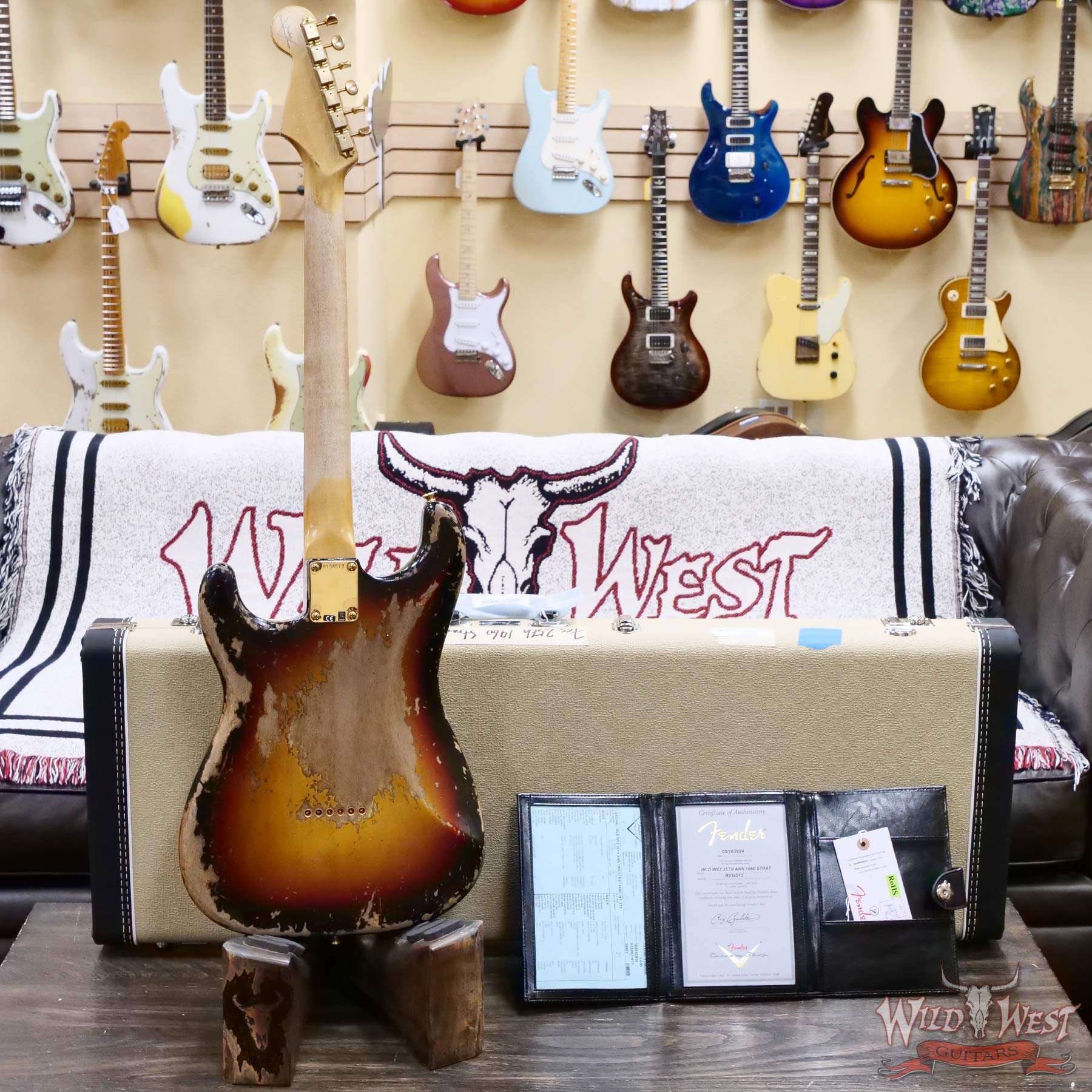 fendercs-25th1960st-ht-r134513-d5__wwg.jpg Fender Custom Shop Wild West Guitars 25th Anniversary 1960 Stratocaster Hardtail Madagascar Rosewood Fingerboard Heavy Relic 3 Tone Sunburst 6.90 LBS - Image 10