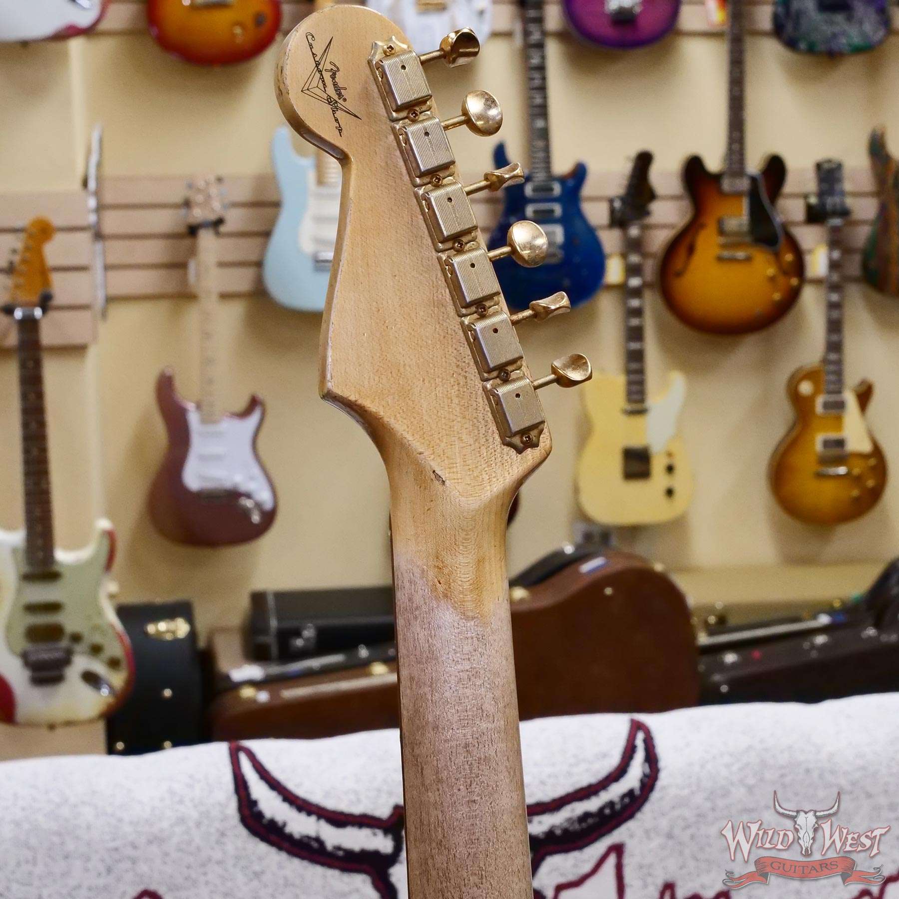 fendercs-25th1960st-ht-r134513-d6__wwg.jpg Fender Custom Shop Wild West Guitars 25th Anniversary 1960 Stratocaster Hardtail Madagascar Rosewood Fingerboard Heavy Relic 3 Tone Sunburst 6.90 LBS - Image 11