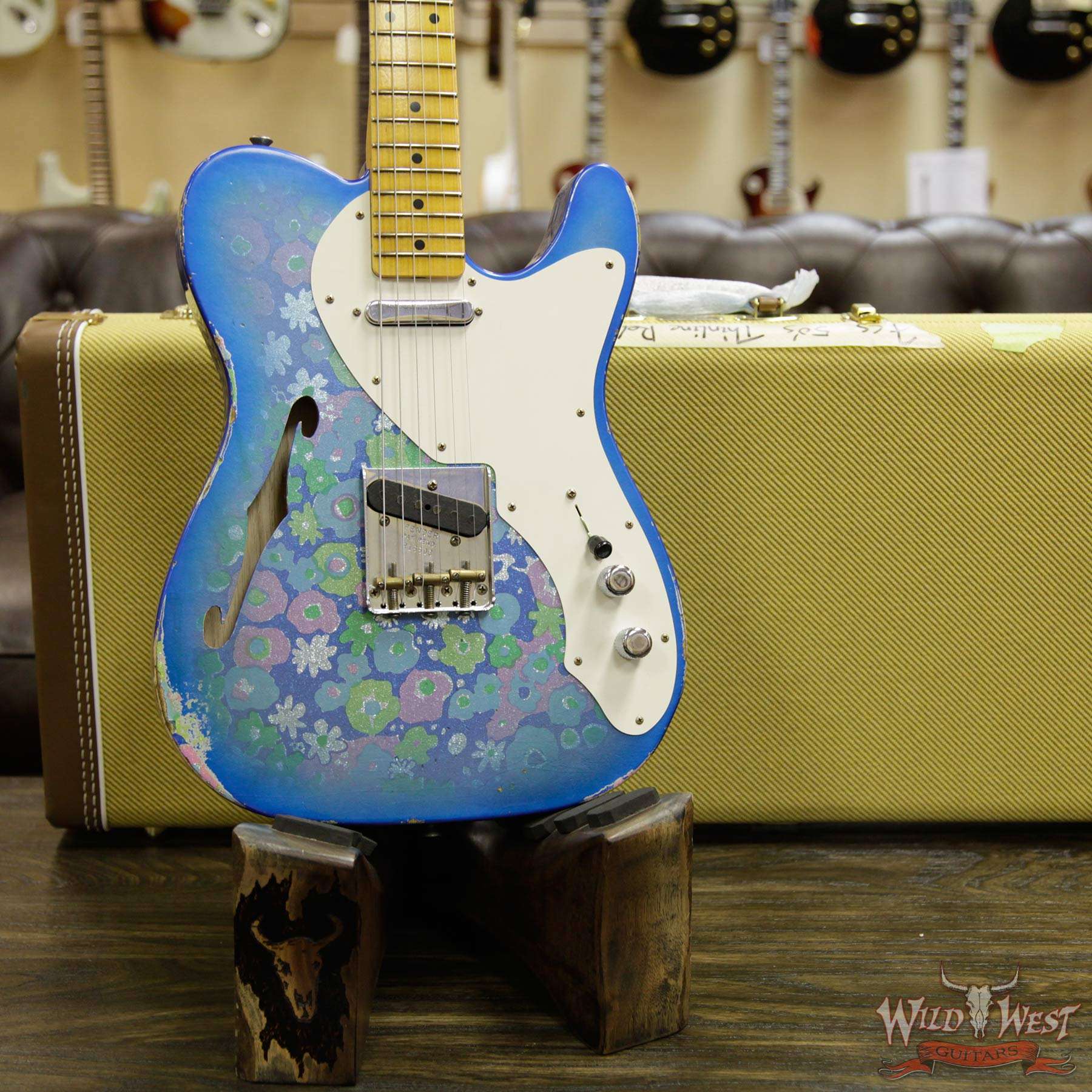 fendercs-50sthinlinerelic-blueflow-r16603-d2__wwg.jpg Fender Custom Shop 2017 NAMM Limited Edition 50’s Telecaster Thinline Relic Blue Flower - Image 13