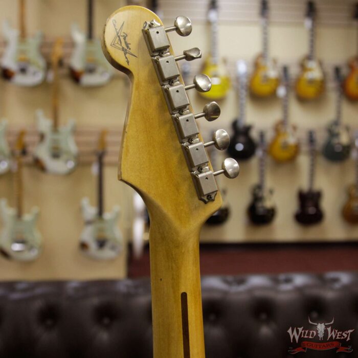 2018 Fender Custom Shop 1957 Stratocaster Relic Maple Neck 2 Tone Sunburst - Image 8