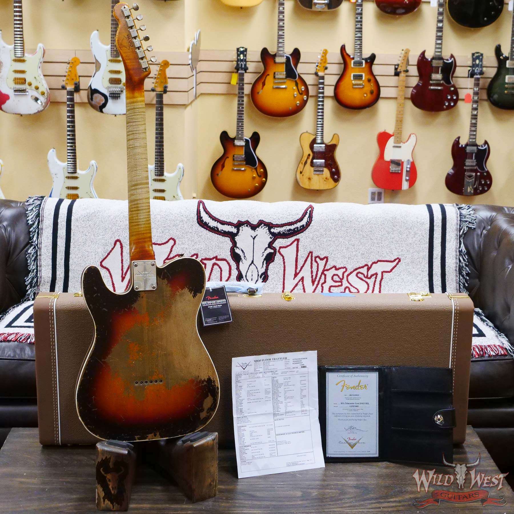 fendercs-60stelecst-cz557805-d5__wwg.jpg Fender Custom Shop 2022 Winter Event #23 George Ruiz Apprentice Masterbuilt ‘60s Telecaster Custom Brazilian Super Heavy Relic 3-Color Sunburst - Image 10