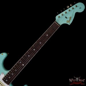 Fender Custom Shop Limited 1967 Stratocaster Hand-Wouund Heavy Relic Surf Green over 3 Tone Sunburst - Image 4