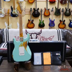 Fender Custom Shop Limited 1967 Stratocaster Hand-Wouund Heavy Relic Surf Green over 3 Tone Sunburst - Image 10
