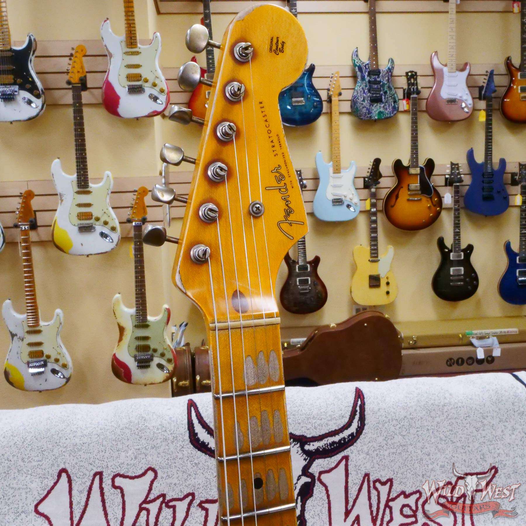 fendercs-70th1954strat-shr-xn4395-d2__wwg-1.jpg Fender Custom Shop Limited Edition 70th Anniversary 1954 Stratocaster Super Heavy Relic Wide Fade 2 Tone Sunburst 7.85 LBS - Image 7