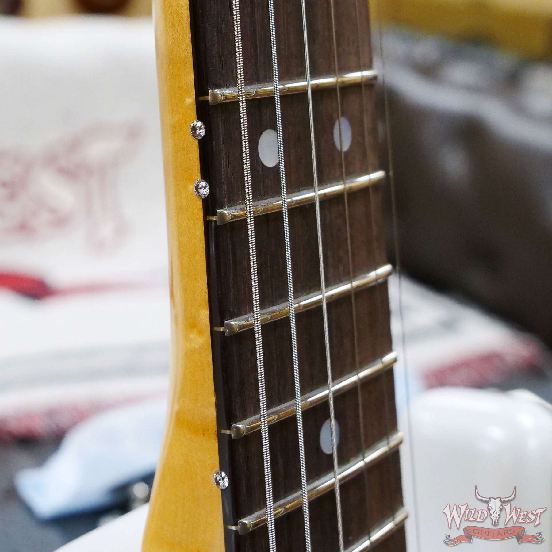 fendercs-75thstrat-nos-cz562107-d3__wwg.jpg Fender Custom Shop Limited Edition 75th Anniversary Stratocaster 5A Birdseye Maple Neck Rosewood Fingerboard NOS Diamond White Pearl - Image 8