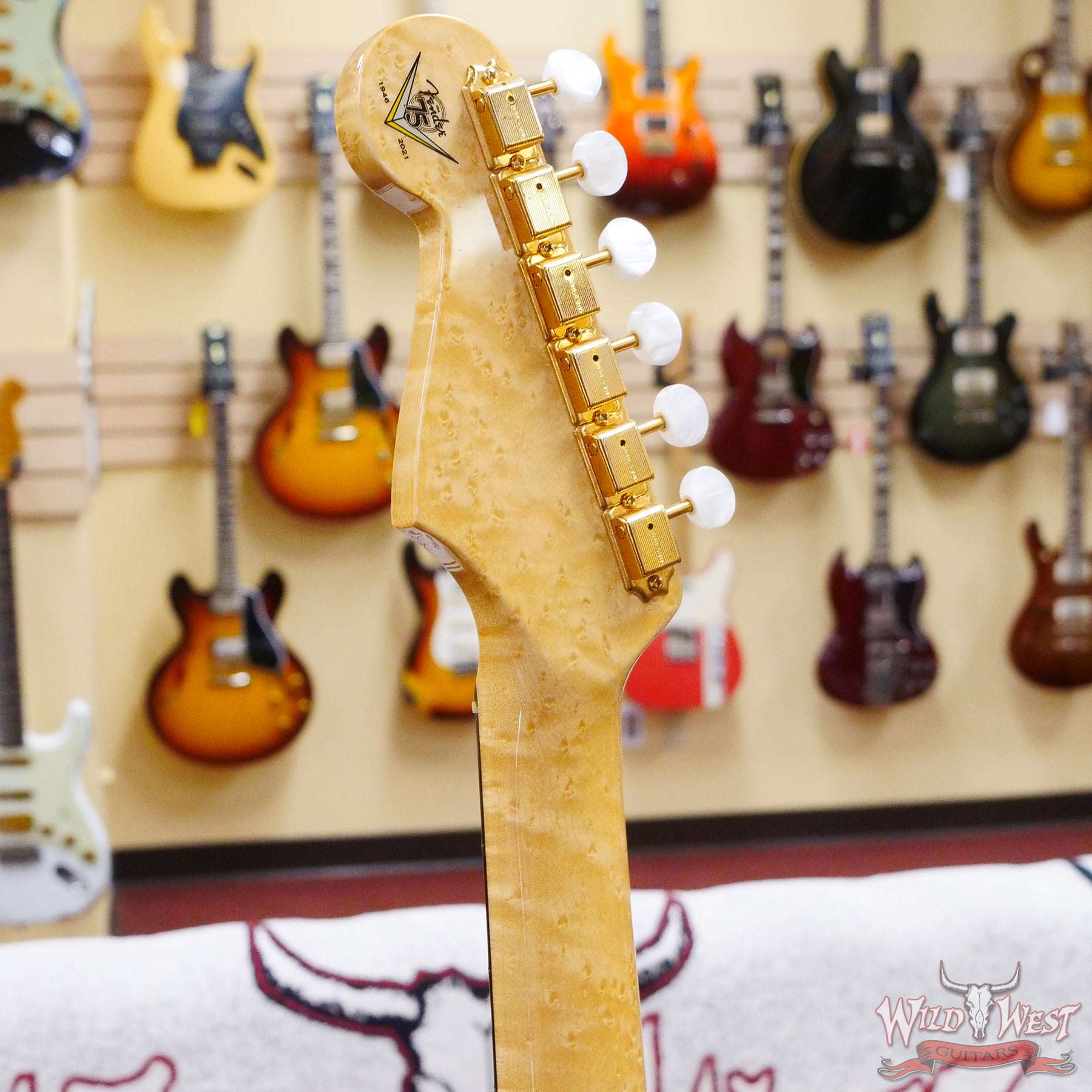 fendercs-75thstrat-nos-cz562107-d6__wwg.jpg Fender Custom Shop Limited Edition 75th Anniversary Stratocaster 5A Birdseye Maple Neck Rosewood Fingerboard NOS Diamond White Pearl - Image 11