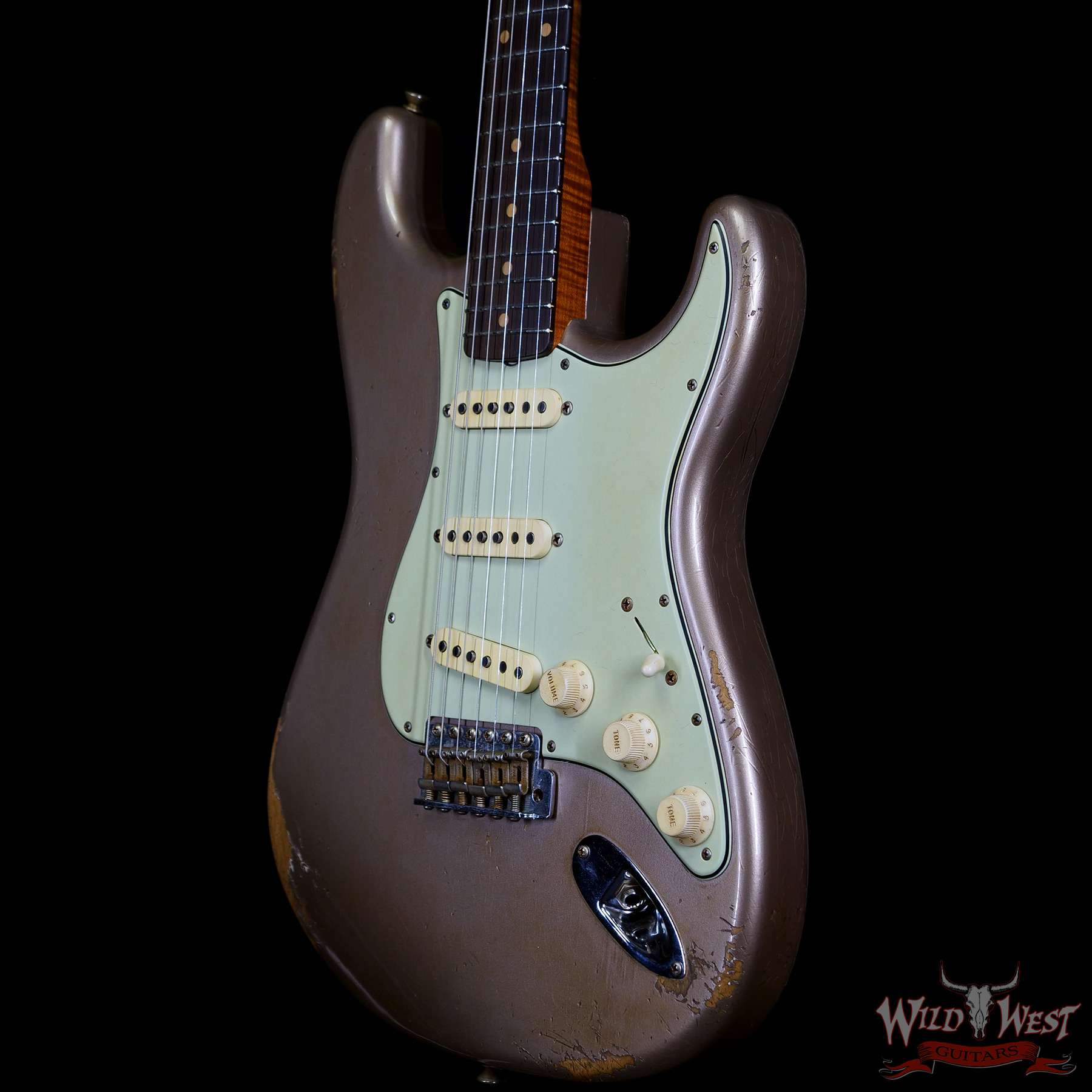 fendercs-ah0102-br__wwg.jpg Fender Custom Shop Andy Hicks Masterbuilt 1961 Stratocaster Roasted Flame Maple Neck Brazilian Rosewood Board Relic Shoreline Gold - Image 2