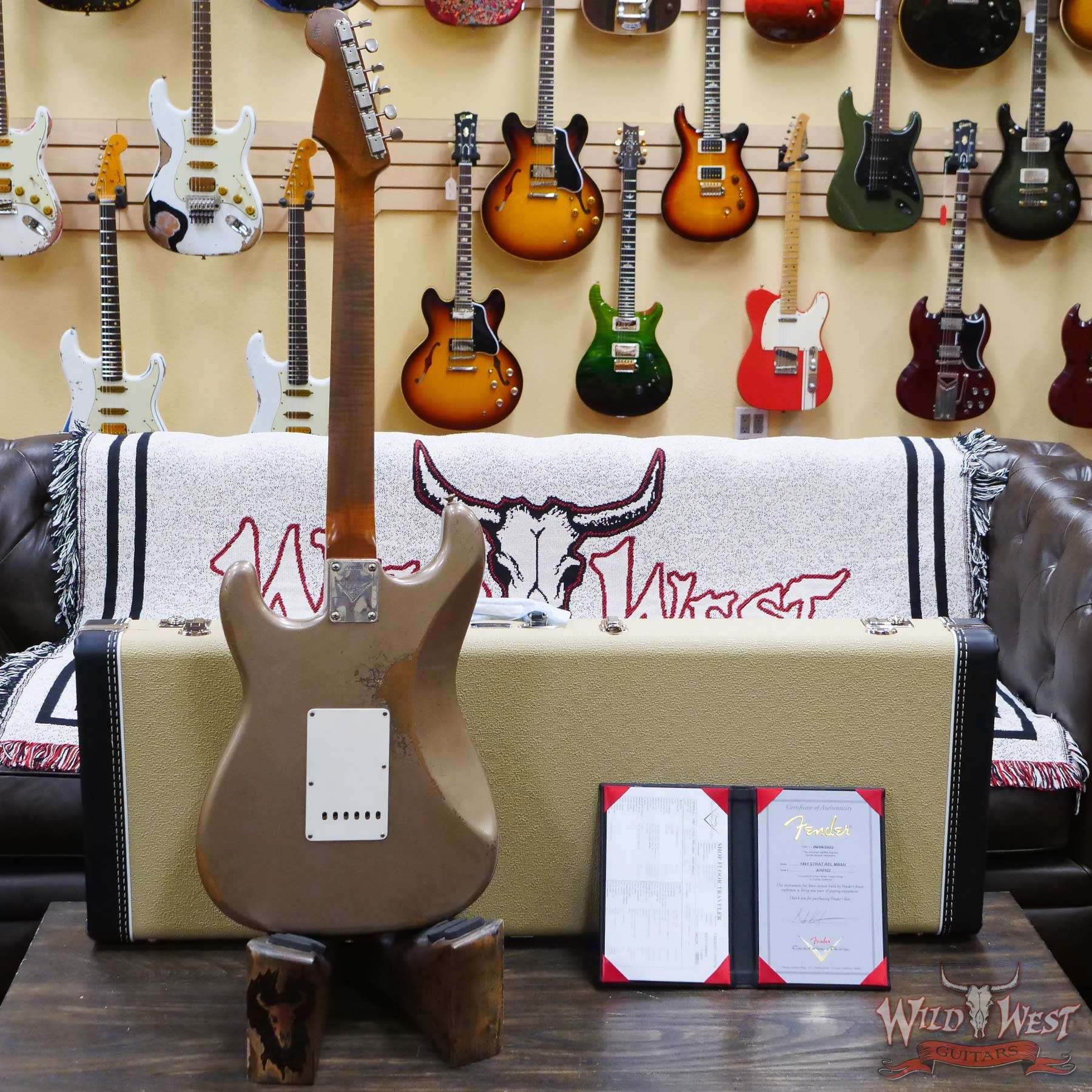 fendercs-ah0102-d5__wwg.jpg Fender Custom Shop Andy Hicks Masterbuilt 1961 Stratocaster Roasted Flame Maple Neck Brazilian Rosewood Board Relic Shoreline Gold - Image 10