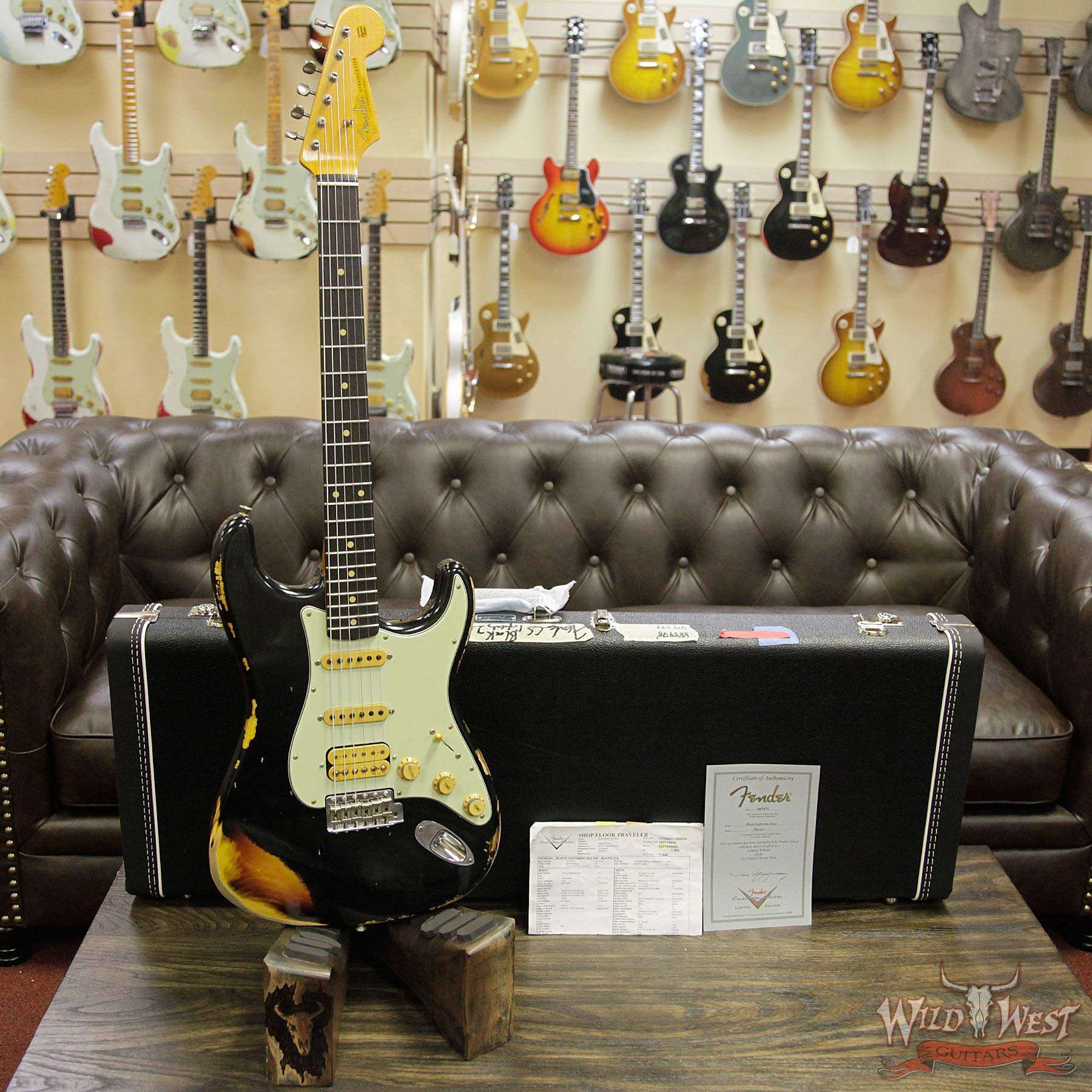 fendercs-blacklightning2-3ts-r91290-d1__wwg.jpg Fender Custom Shop Black Lightning 2.0 Stratocaster Heavy Relic HSS 21 Frets Rosewood Board 3 Tone Sunburst - Image 9