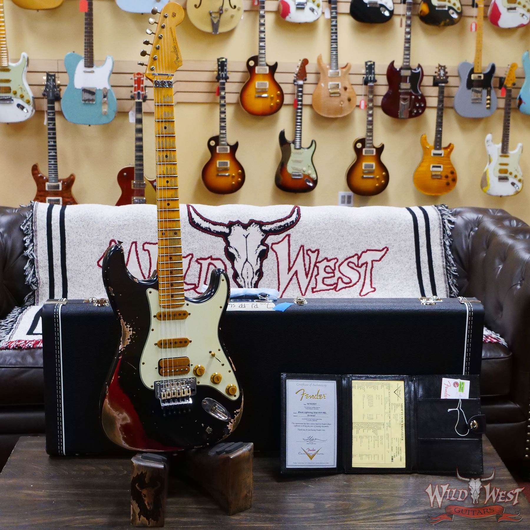 fendercs-blfr-car-r116197-d1__wwg.jpg Fender Custom Shop Wild West Black Lightning Stratocaster HSS Floyd Rose Maple Board 22 Frets Heavy Relic Candy Apple Red - Image 6