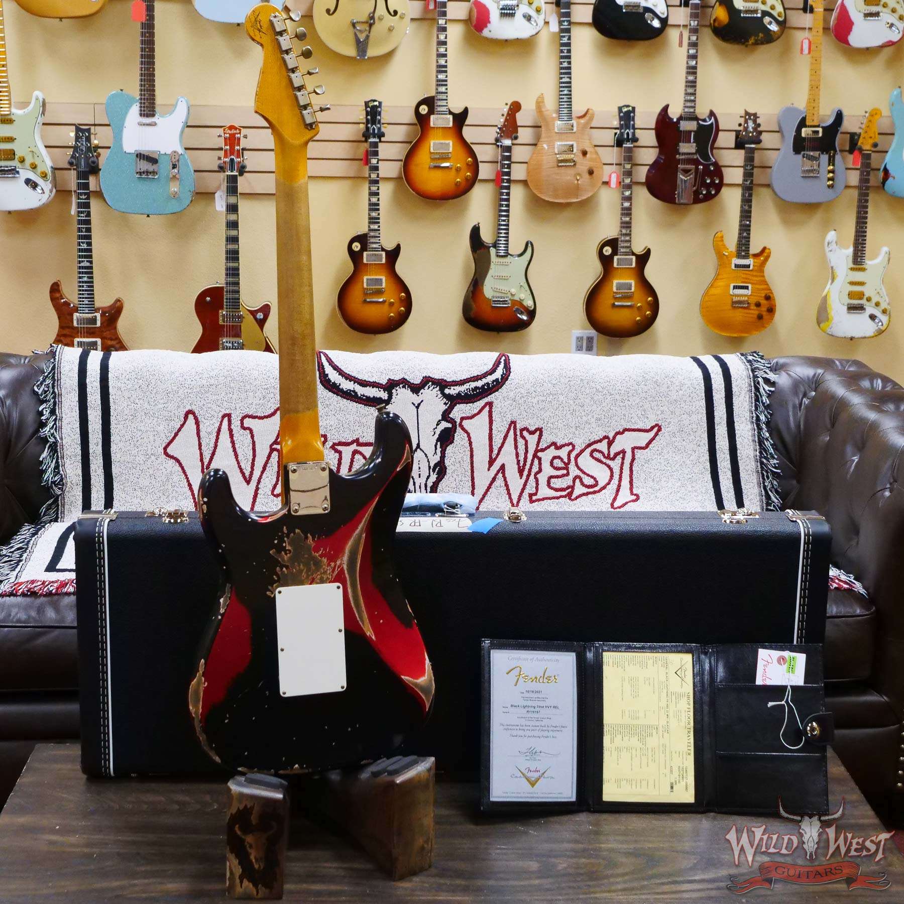 fendercs-blfr-car-r116197-d4__wwg.jpg Fender Custom Shop Wild West Black Lightning Stratocaster HSS Floyd Rose Maple Board 22 Frets Heavy Relic Candy Apple Red - Image 9
