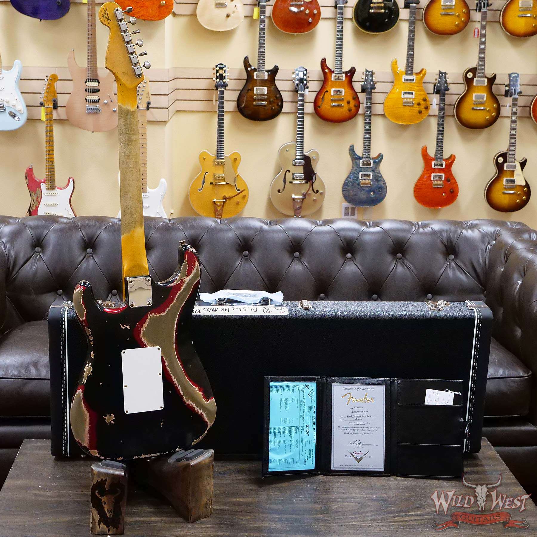fendercs-blfr-r111001-d5__wwg.jpg Fender Custom Shop Wild West Black Lightning Stratocaster Floyd Rose Heavy Relic Maple Board 22 Frets Candy Apple Red - Image 10