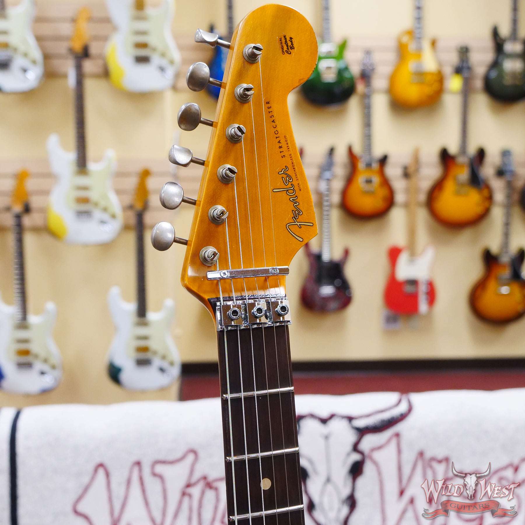 fendercs-blfr-r117909-d2__wwg.jpg Fender Custom Shop Wild West Black Lightning Stratocaster HSS Floyd Rose Rosewood Board 22 Frets Heavy Relic Candy Tangerine - Image 7