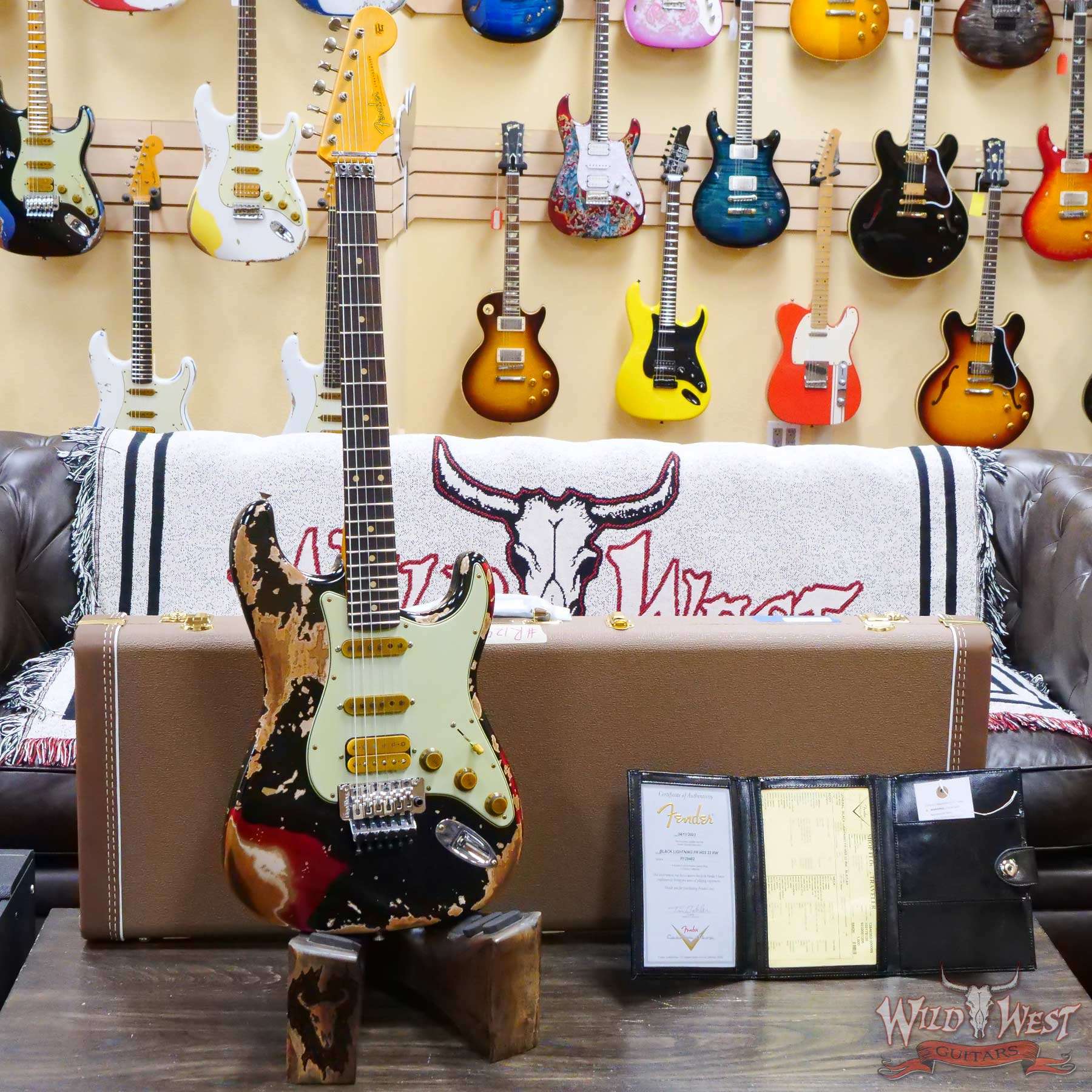 fendercs-blfr-r129482-d1__wwg.jpg Fender Custom Shop Wild West Black Lightning Stratocaster HSS Floyd Rose Rosewood Board 22 Frets Heavy Relic Candy Apple Red - Image 6