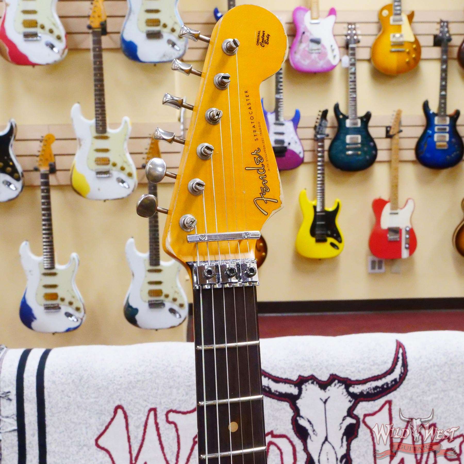 fendercs-blfr-r130945-d2__wwg.jpg Fender Custom Shop Wild West Black Lightning Stratocaster HSS Floyd Rose Rosewood Board Black Pickguard Heavy Relic Candy Apple Red - Image 7