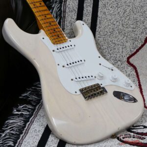 Fender Custom Shop Eric Clapton Signature Stratocaster Maple Fingerboard Journeyman Relic Aged White Blonde - Image 8