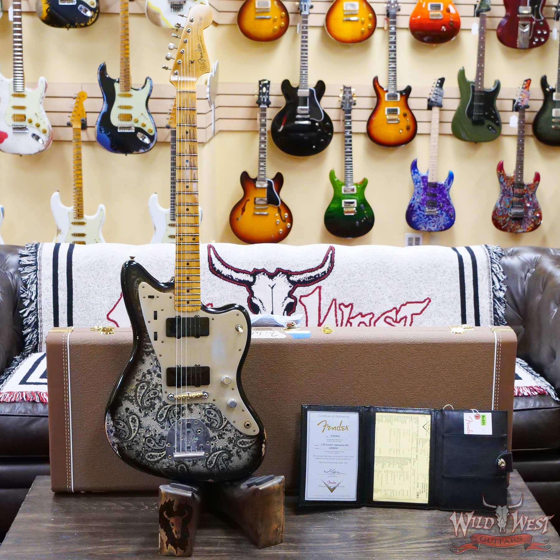 fendercs-customjazzmaster-cz560591-d1__wwg.jpg Fender Custom Shop Limited Edition Custom Jazzmaster Maple Fingerboard Relic Aged Black Paisley - Image 6