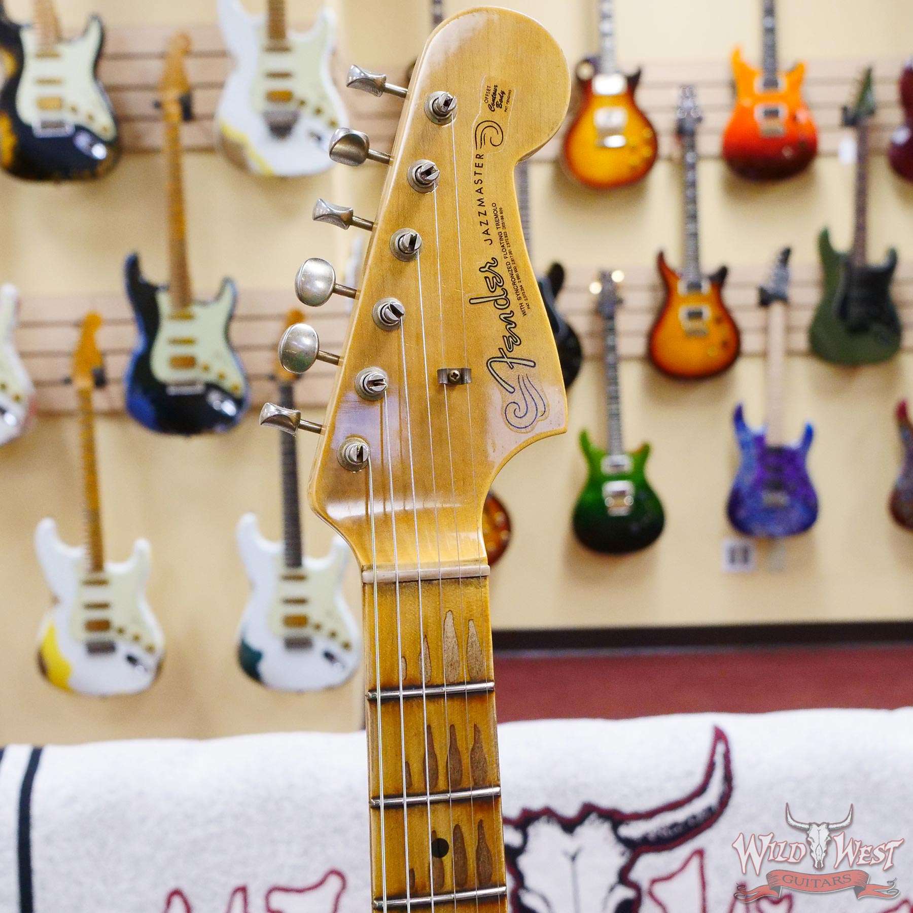 fendercs-customjazzmaster-cz560591-d2__wwg.jpg Fender Custom Shop Limited Edition Custom Jazzmaster Maple Fingerboard Relic Aged Black Paisley - Image 7