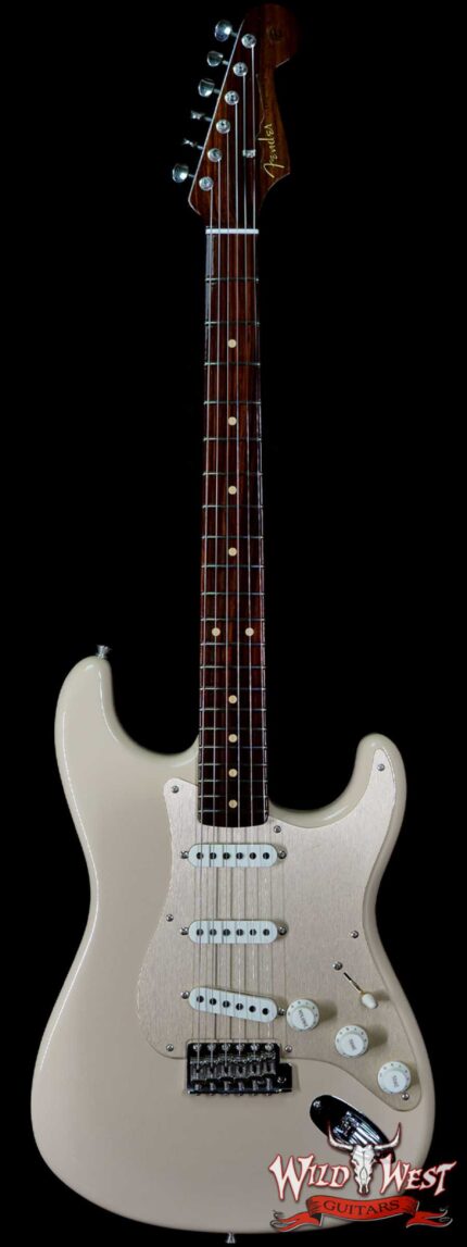Fender Custom Shop LTD 1957 Stratocaster Rosewood Neck DLX Closet Classic Hand-Wound Pickups Desert Sand