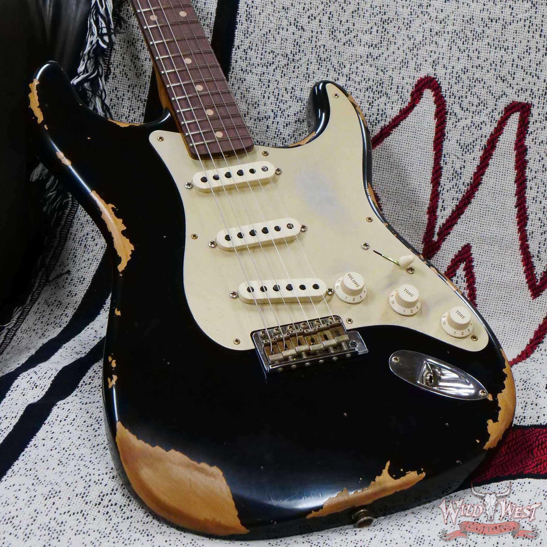 fendercs-cz569051-d3__wwg-1.jpg Fender Custom Shop Limited Edition 1959 59’ Roasted Stratocaster Heavy Relic Aged Black - Image 8
