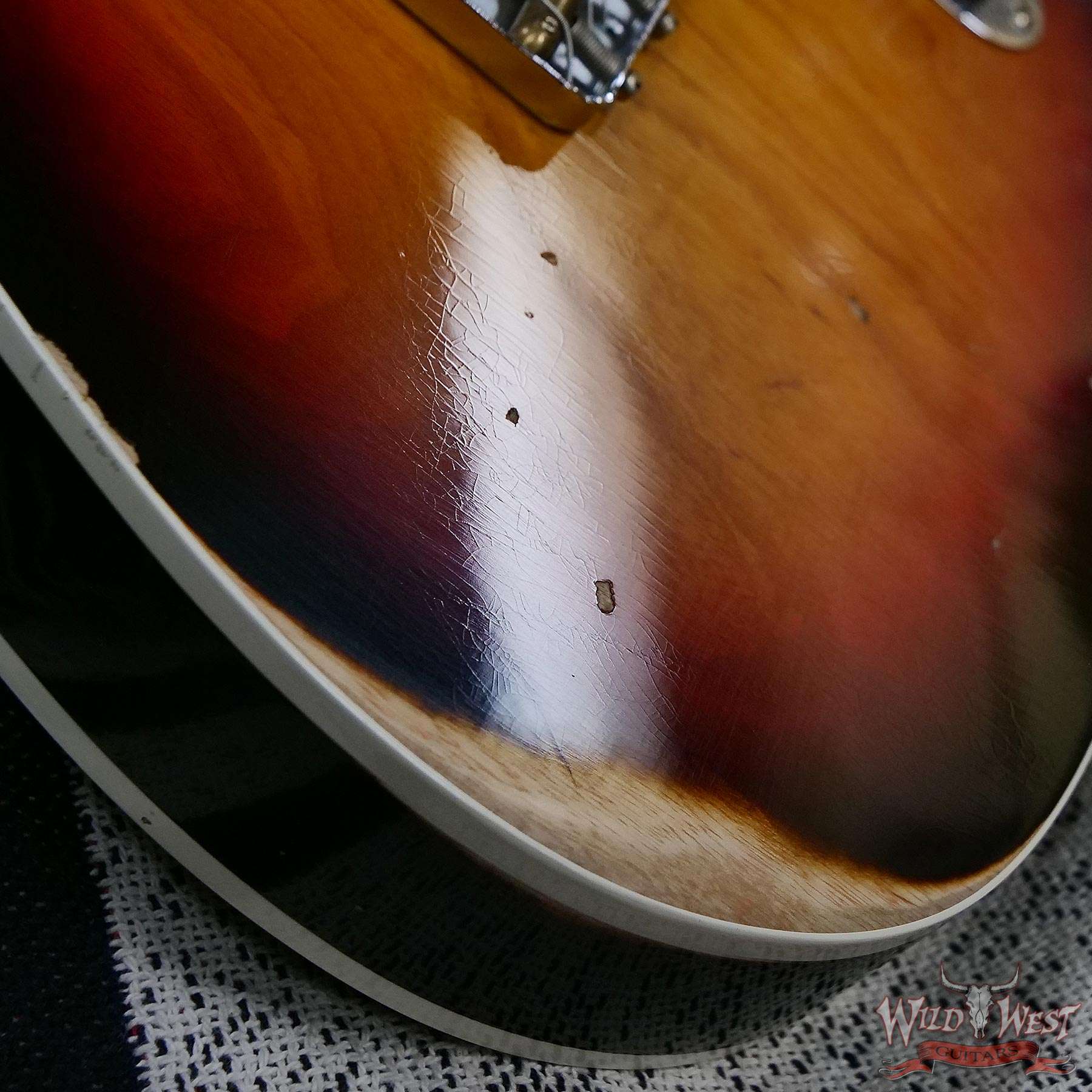 fendercs-cz581159-d4__wwg.jpg Fender Custom Shop Limited Edition 1963 HS Telecaster Custom Josefina Hand-Wound Pickups Relic 3 Tone Sunburst 6.90 lbs - Image 9