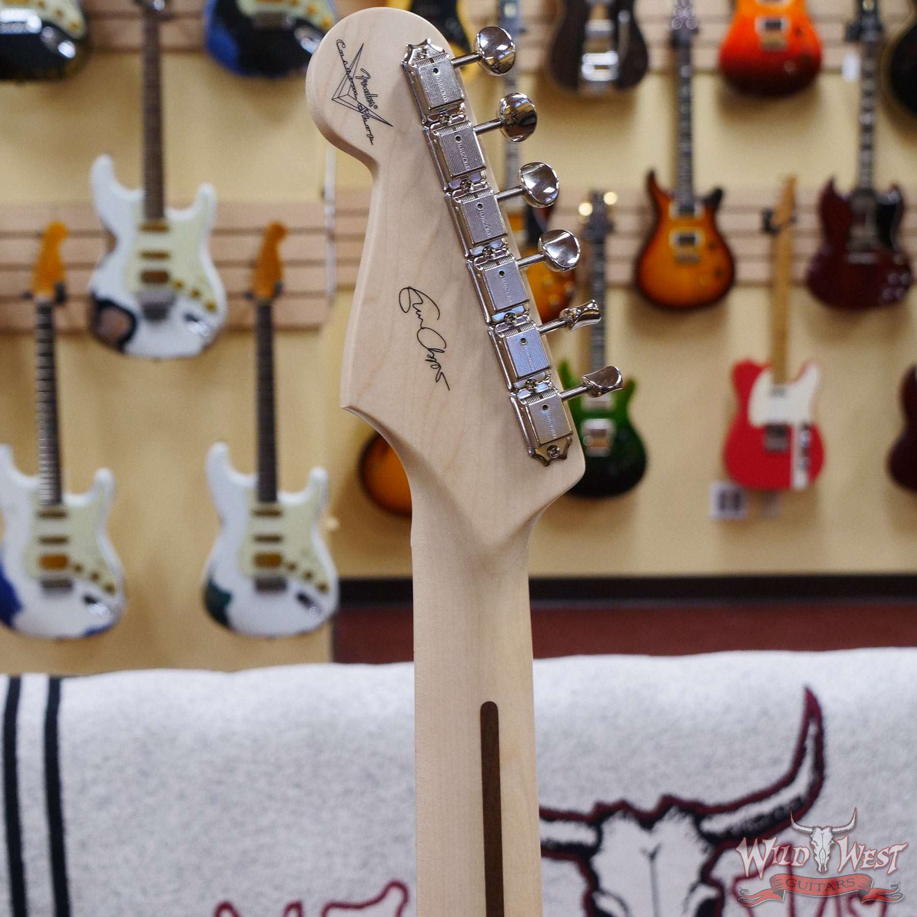 fendercs-ericclapton-nos-mnb-cz562694-d5__wwg.jpg Fender Custom Shop Eric Clapton Signature Stratocaster Maple Fingerboard NOS Midnight Blue - Image 10